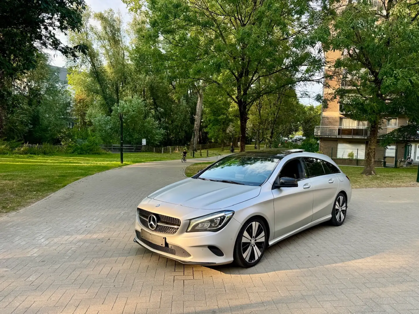 Mercedes-Benz CLA 200 CLA 200 d Gris - 1