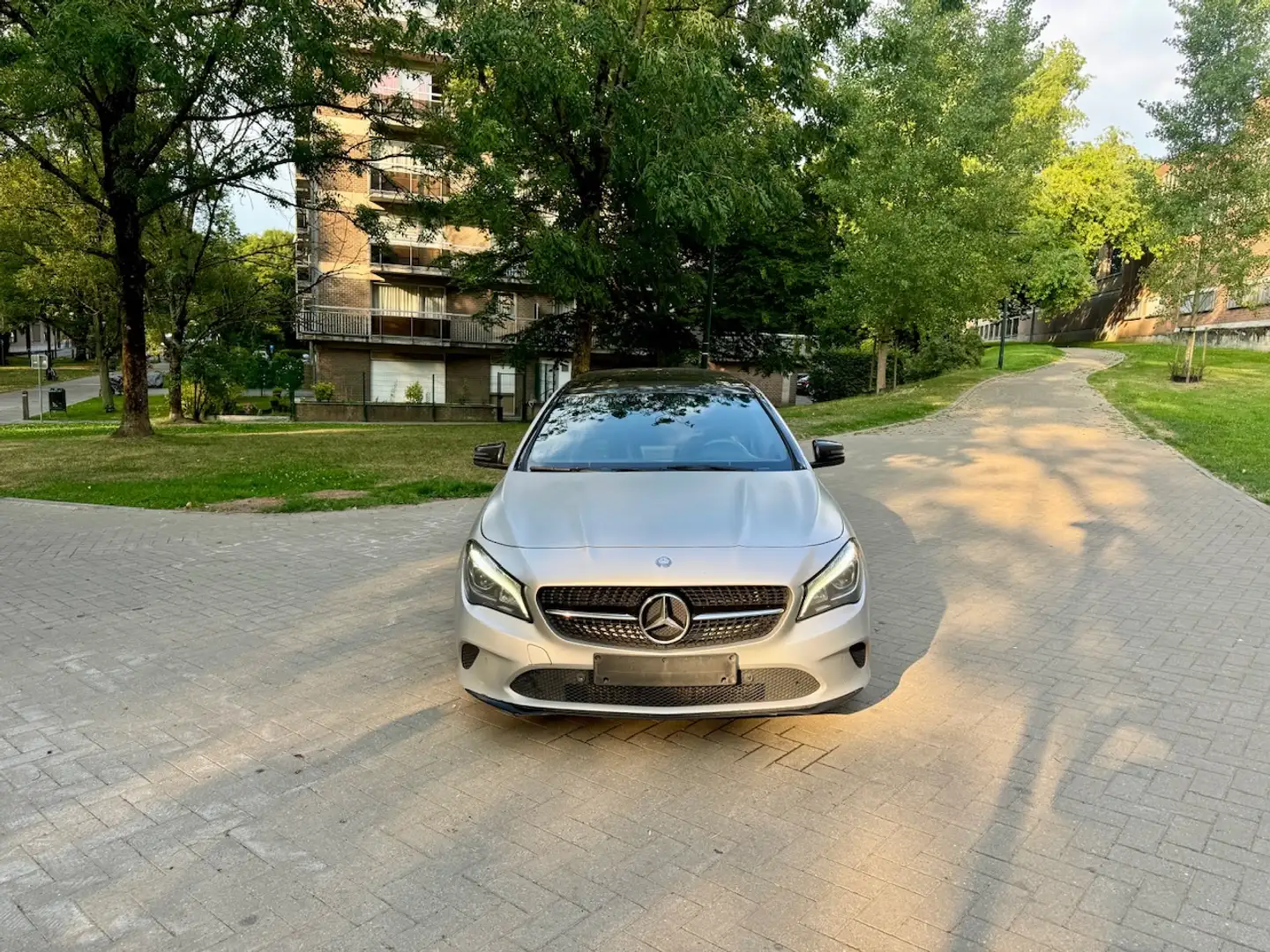 Mercedes-Benz CLA 200 CLA 200 d Gris - 2