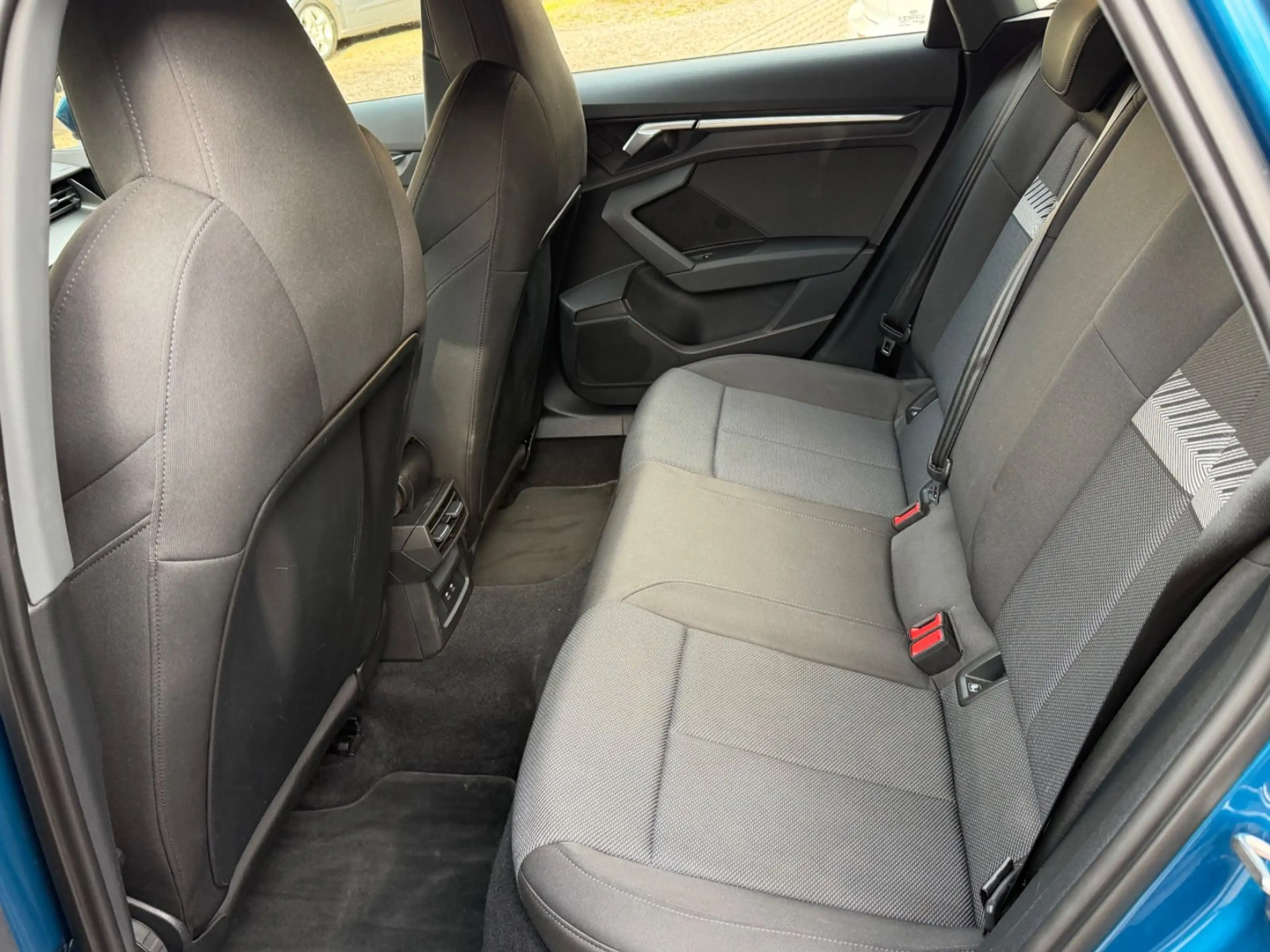 Audi A3 Sportback 35 TFSI basis — photo 8