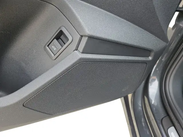 Audi A3 view 11