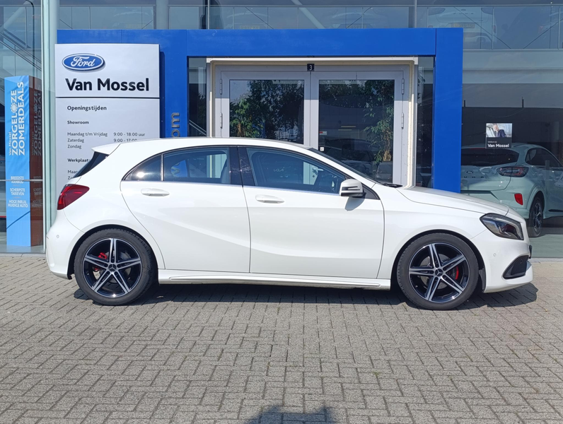 Mercedes-Benz A 180 AMG Night Edition Plus — photo 3
