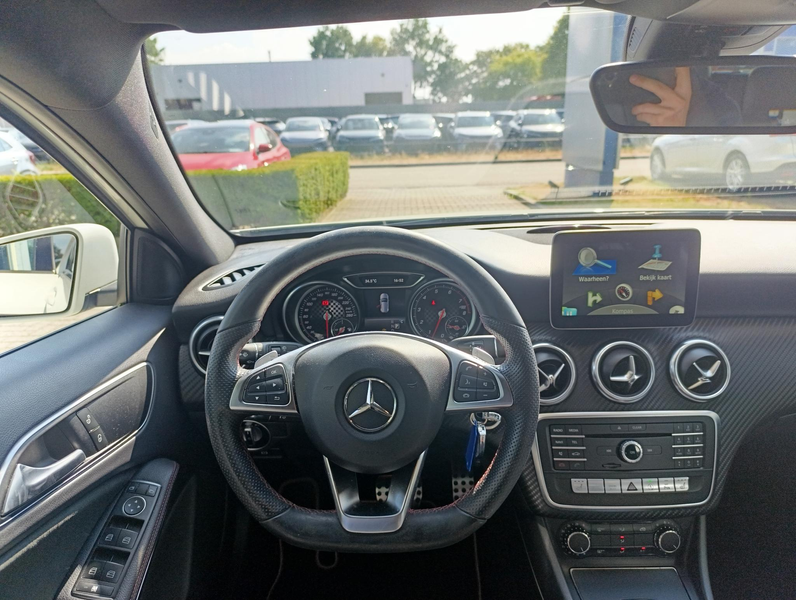 Mercedes-Benz A 180 AMG Night Edition Plus — photo 11