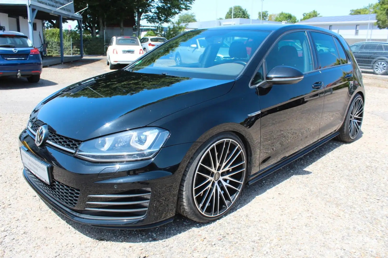 Volkswagen Golf VII Lim. GTD BMT*LED*Business*NAVI*BIXENON Schwarz - 1