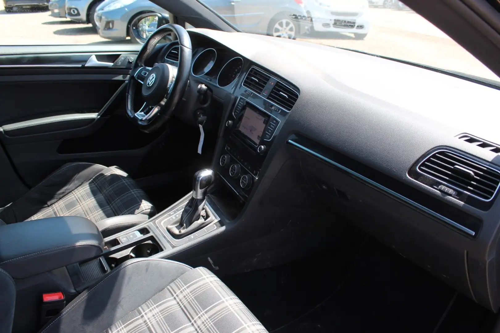 Volkswagen Golf VII Lim. GTD BMT*LED*Business*NAVI*BIXENON Schwarz - 2