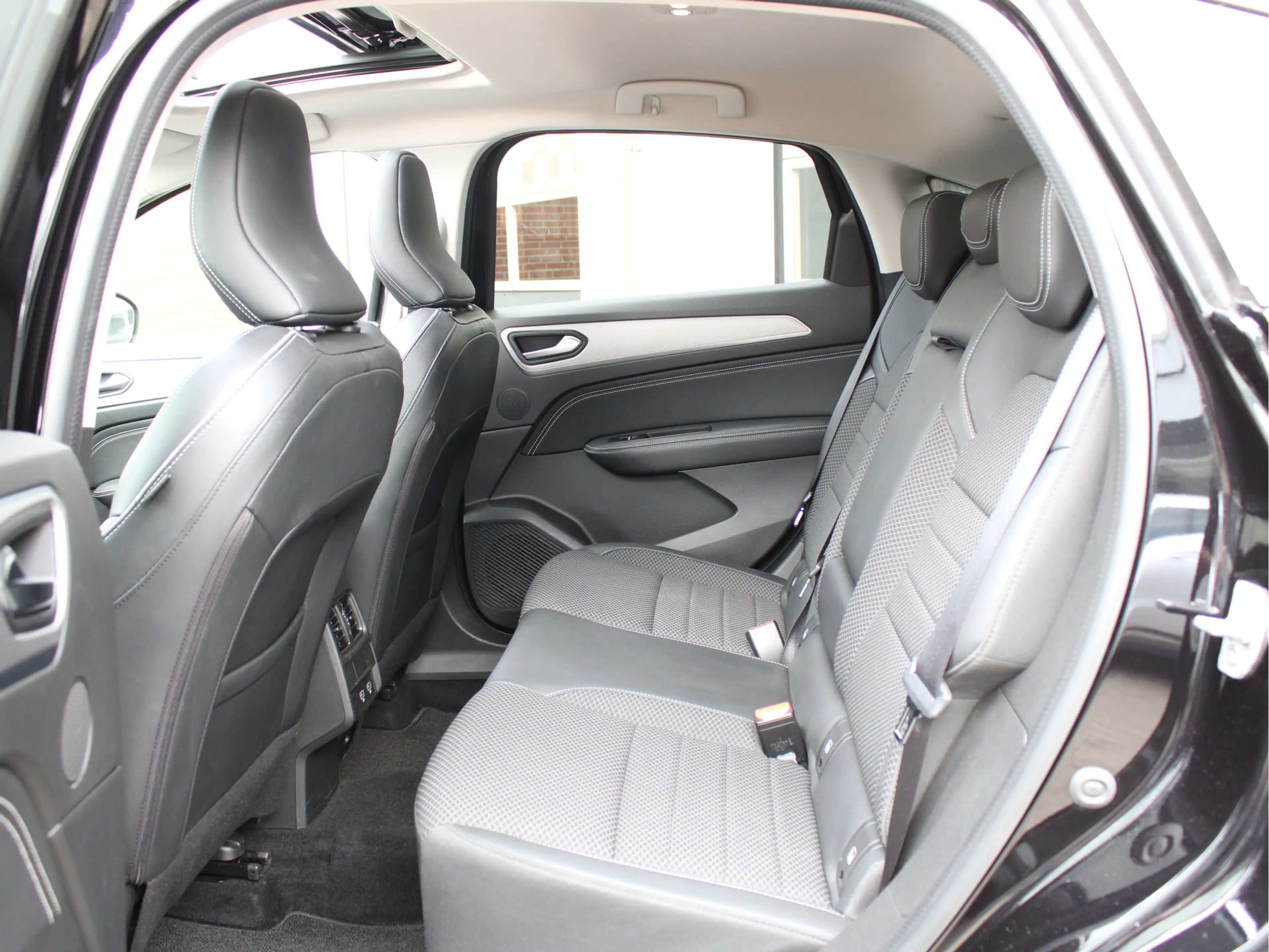 Renault Arkana 1.6 E-Tech Hybrid 145pk Intens 1e EIG/Panodak/Came — photo 32