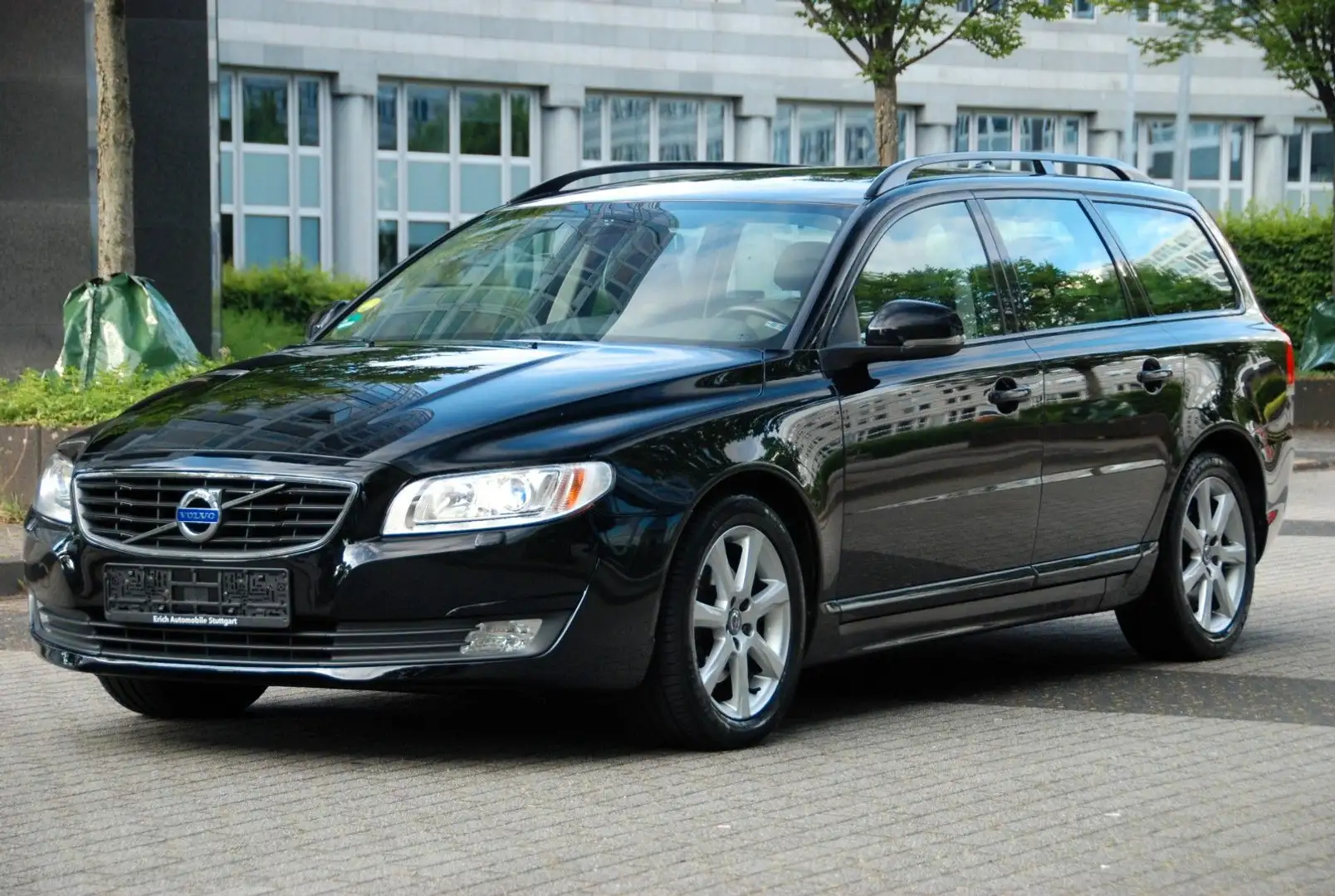 Volvo V70 Kombi Linje Svart| 1.HAND| BI-XENON| SZH|PDC Schwarz - 1