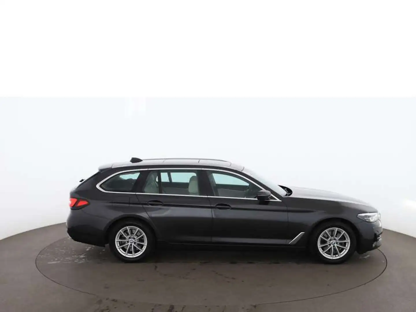 BMW 520 d Touring Aut LED SKY LEDER NAVI DIGI-TACHO Grau - 2