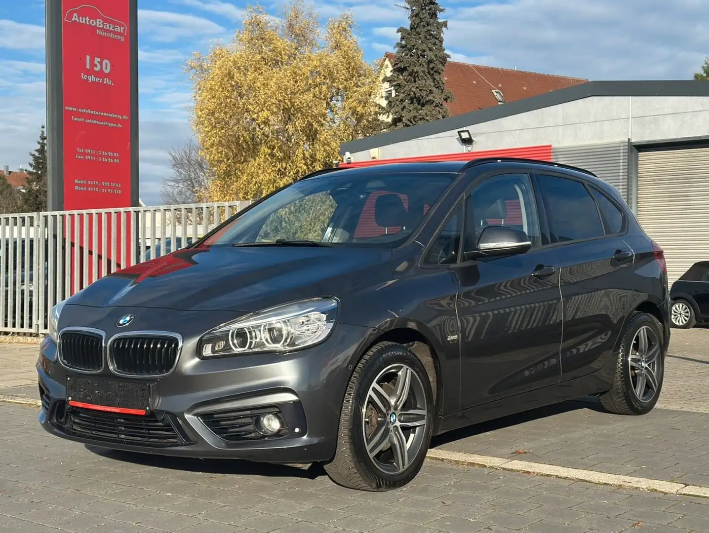 BMW 218 d Active Tourer Sport Line / Scheckheft / AHK Grau - 1