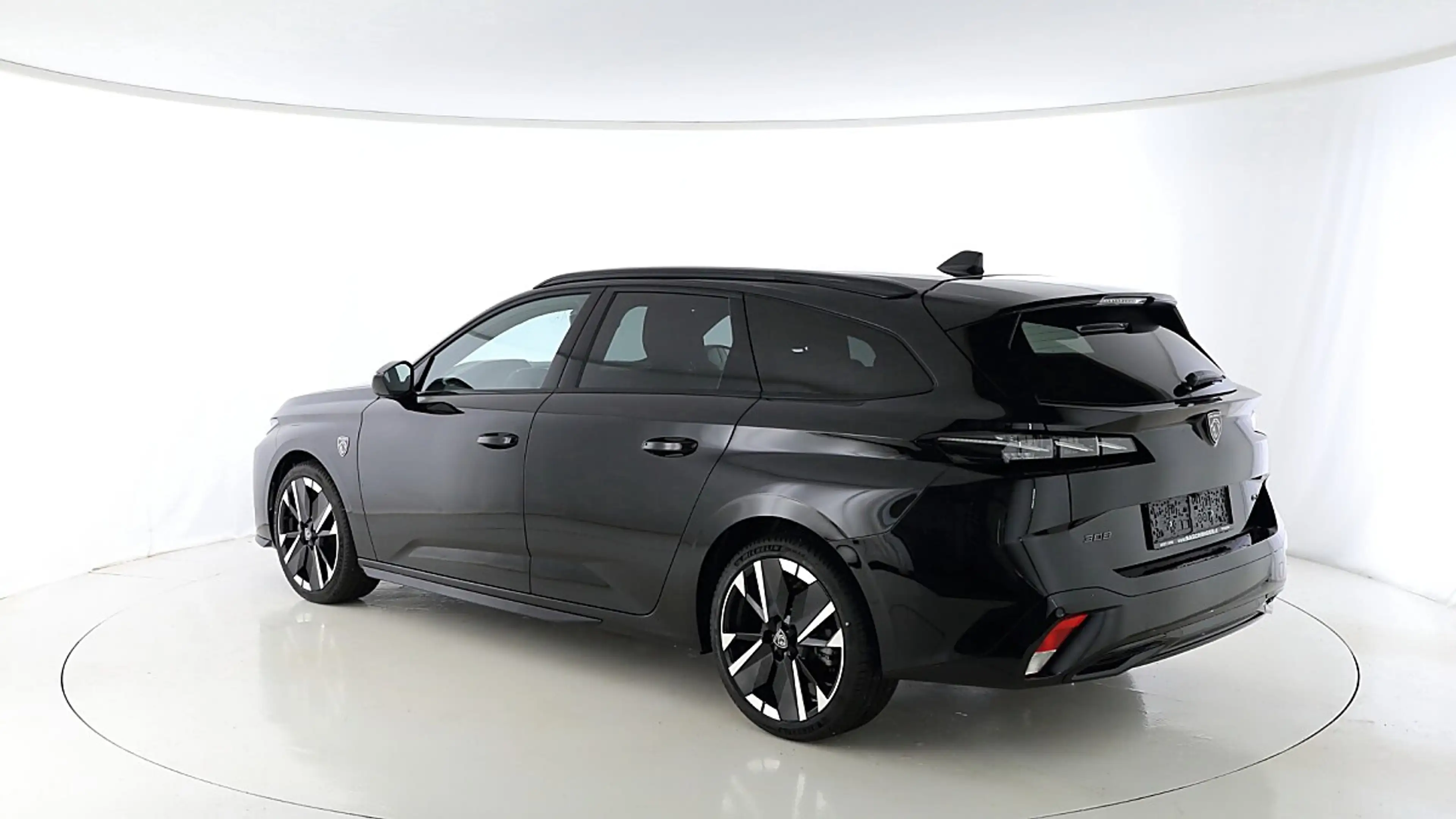 Peugeot 308 SW BlueHDi 130 EAT8 GT Exclusive +Panoramadach+... — photo 3