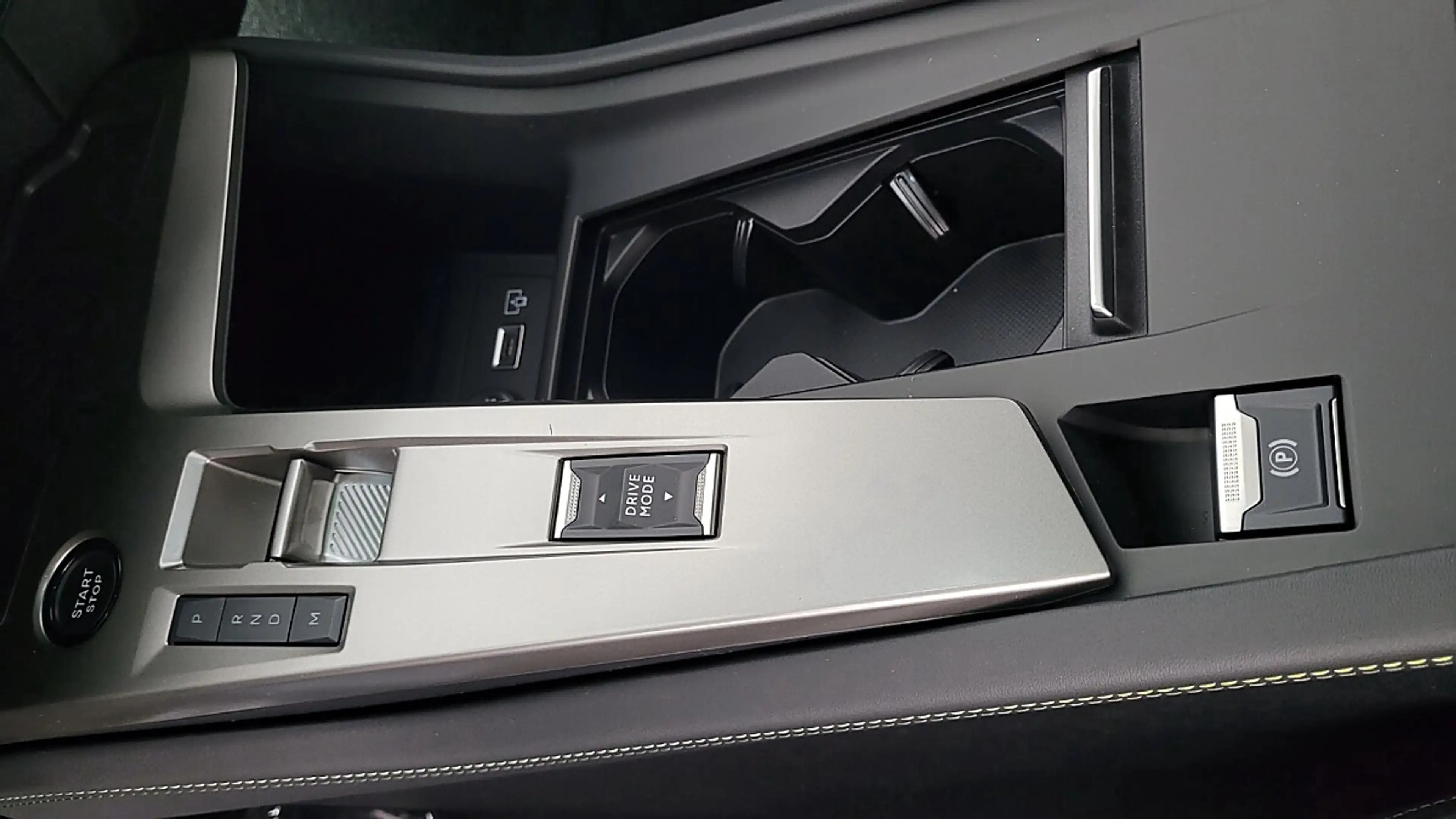 Peugeot 308 SW BlueHDi 130 EAT8 GT Exclusive +Panoramadach+... — photo 5