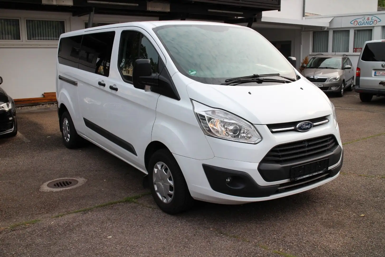 Ford Transit Custom 2,0CDTi/L2/LR/9Sitze/Klima/Tempom Weiß - 1