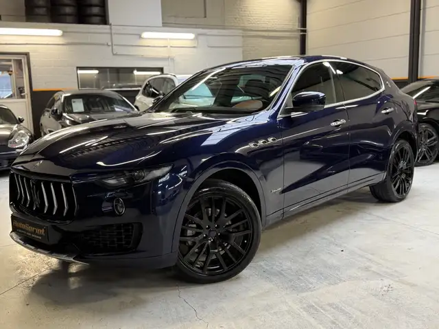 Maserati Levante SERIE  ZEGNA Q4 TOIT PANO HRAMAN SOFT CLOSE