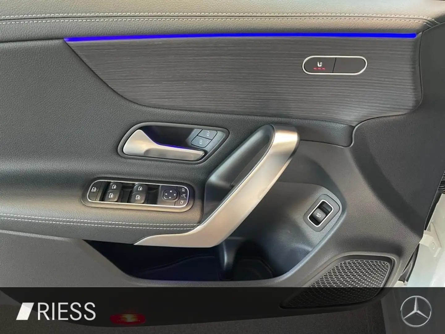 Mercedes-Benz CLA 200 SB AHK+PANO+MULTIBEAM+DISTRONIC+360°+ Wit - 2