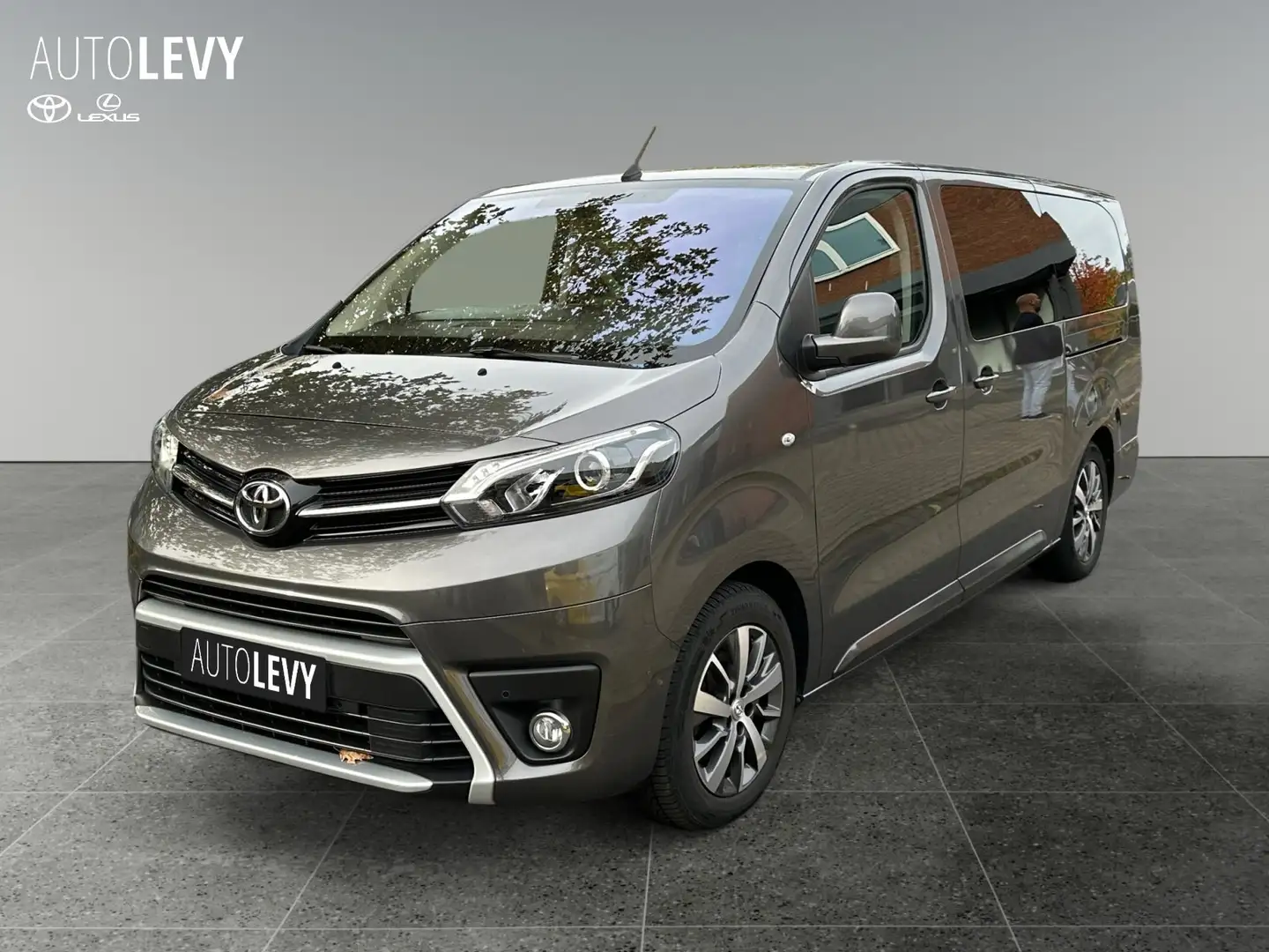 Toyota Proace Verso 2.0 L2 *PANO*PDC*MASSAGE*SHZ*AHK* Gris - 2