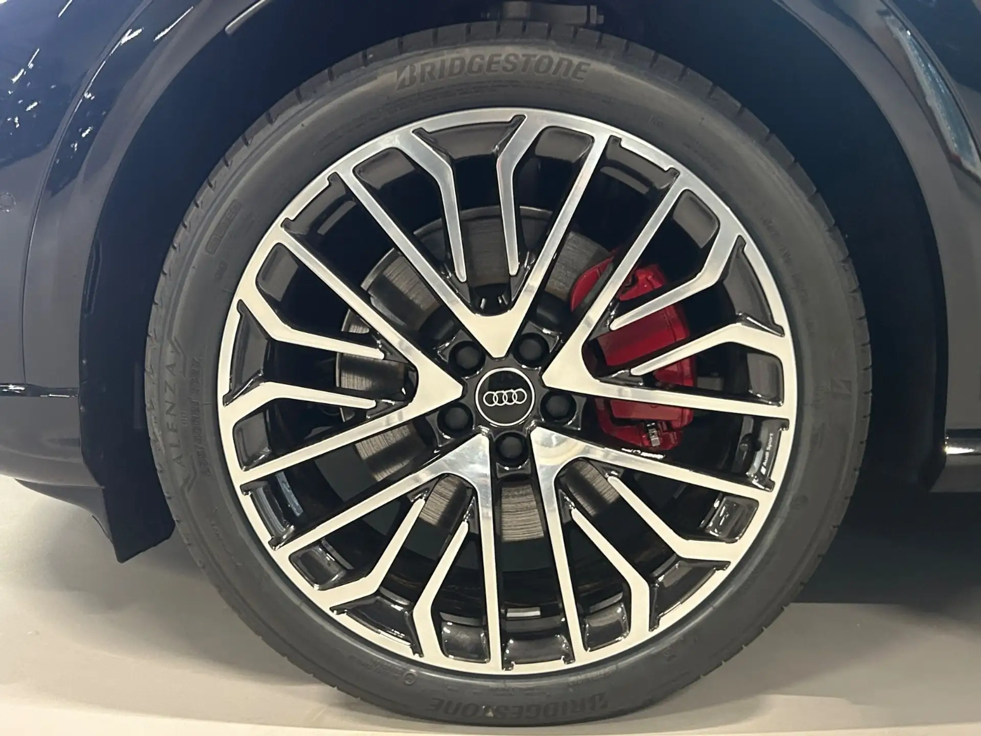 아우디 Audi Q5 TDI 2026 검정 사진 4