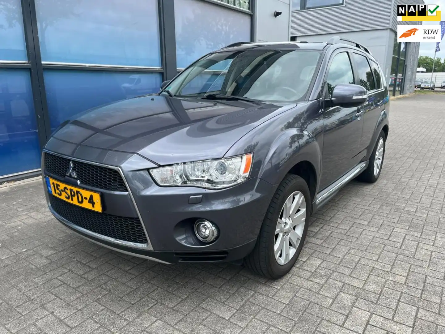 Mitsubishi Outlander 2.0 Edition Two Gris - 1