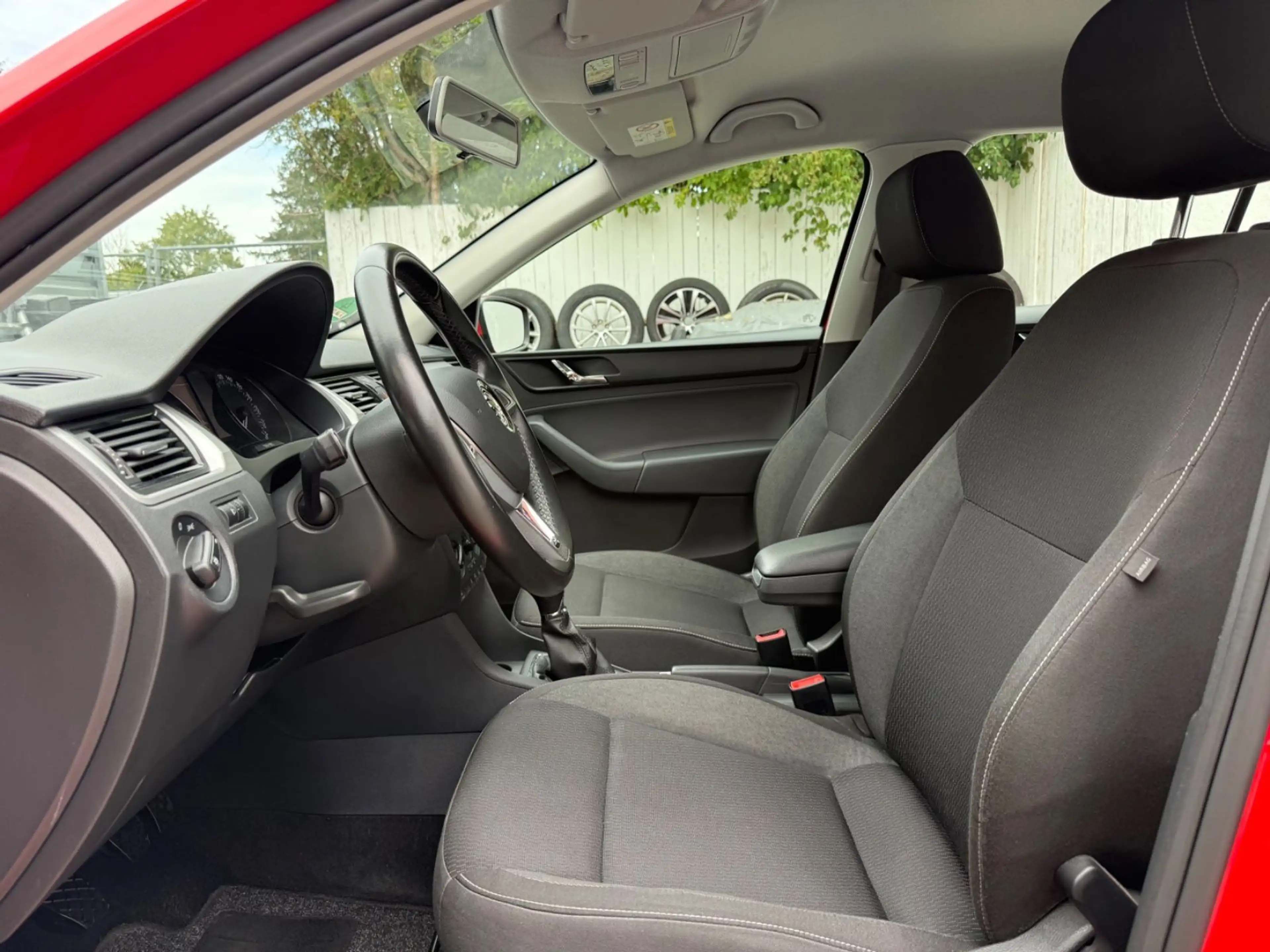 Skoda Rapid/Spaceback Spaceback 1.2 TSI Ambition PDC/SHZ/TÜV NEU — photo 8