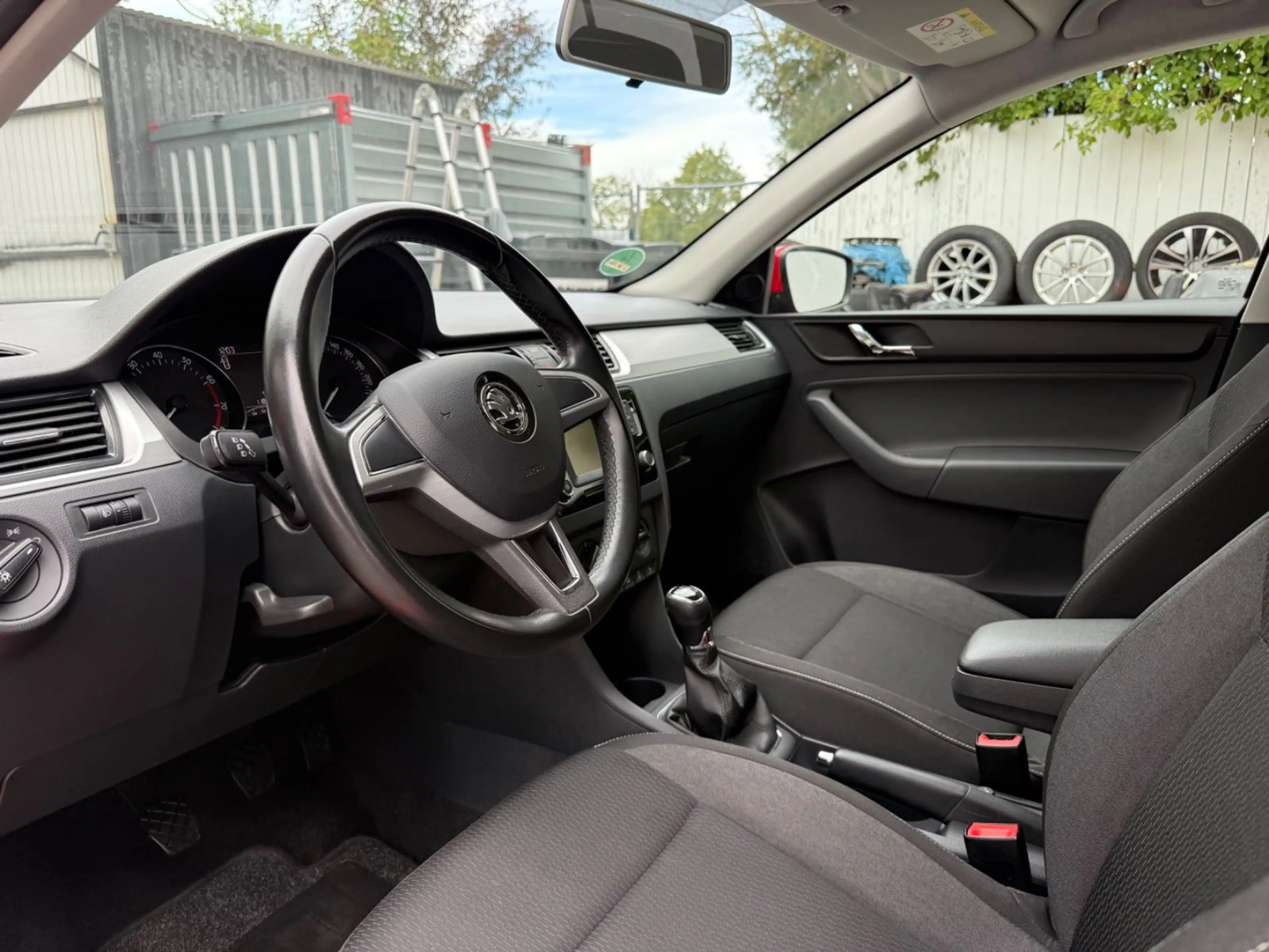 Skoda Rapid/Spaceback Spaceback 1.2 TSI Ambition PDC/SHZ/TÜV NEU — photo 9