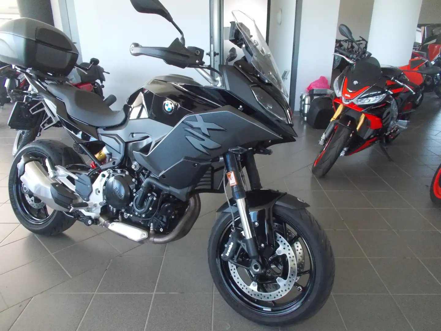 BMW F 900 XR TRIPLE BLACK Zwart - 1