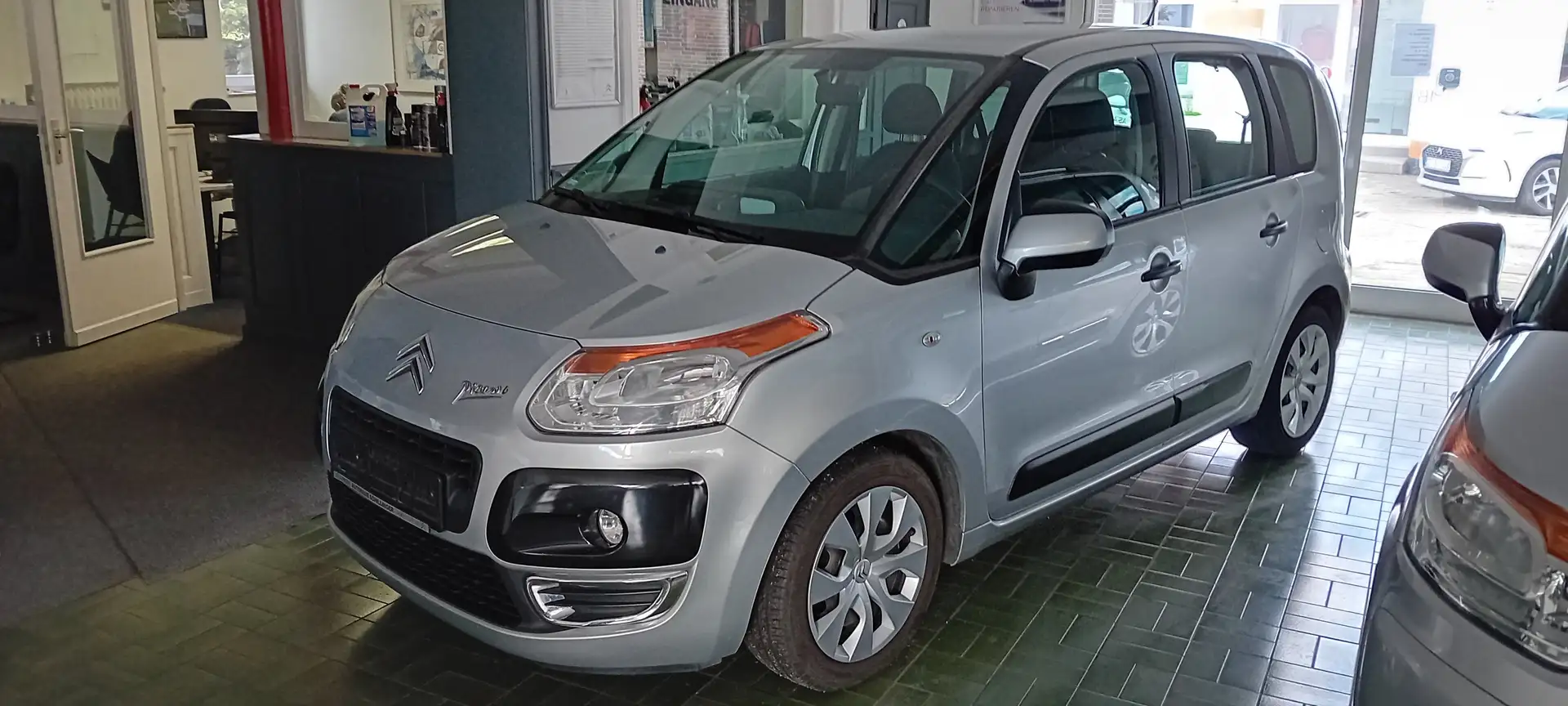 Citroen C3 Picasso 1,4 Tendanze Gri - 1