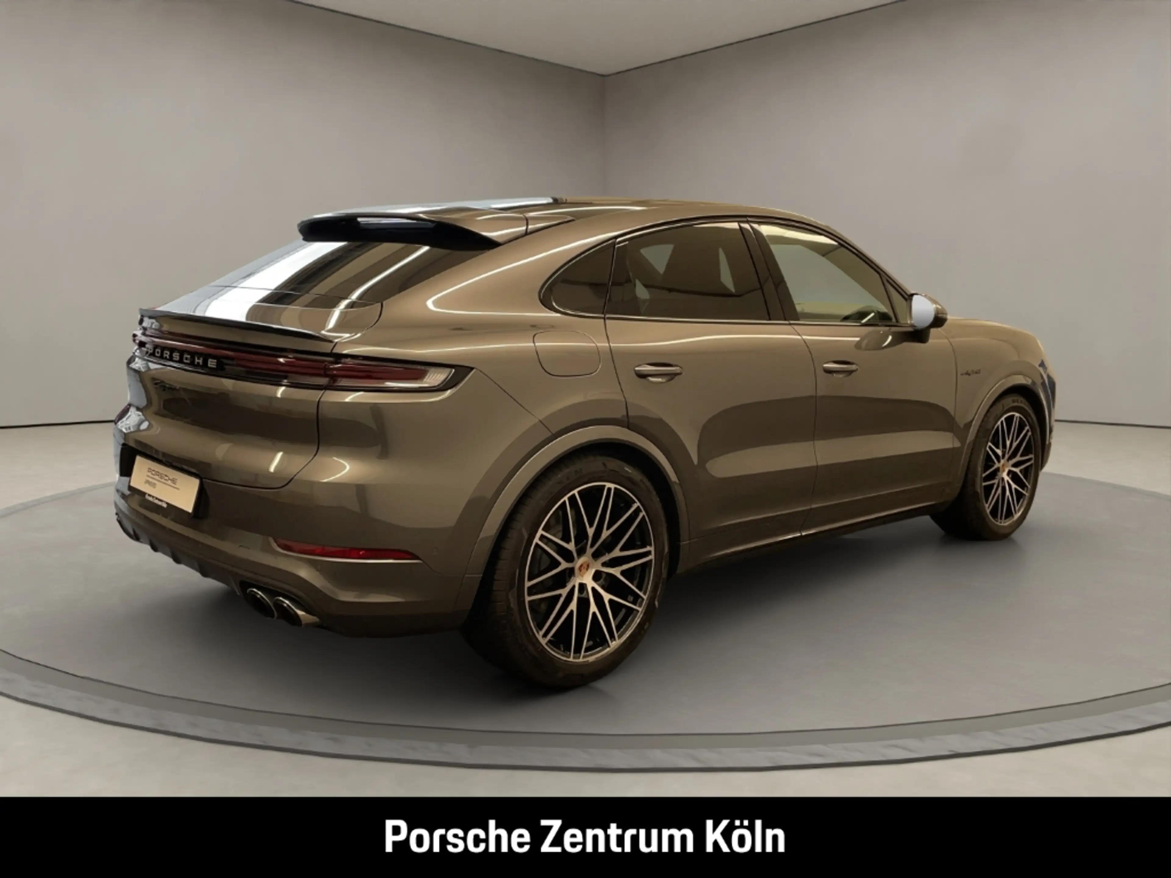 Porsche Cayenne E-Hybrid Coupe InnoDrive HA-Lenkung BOSE — photo 5