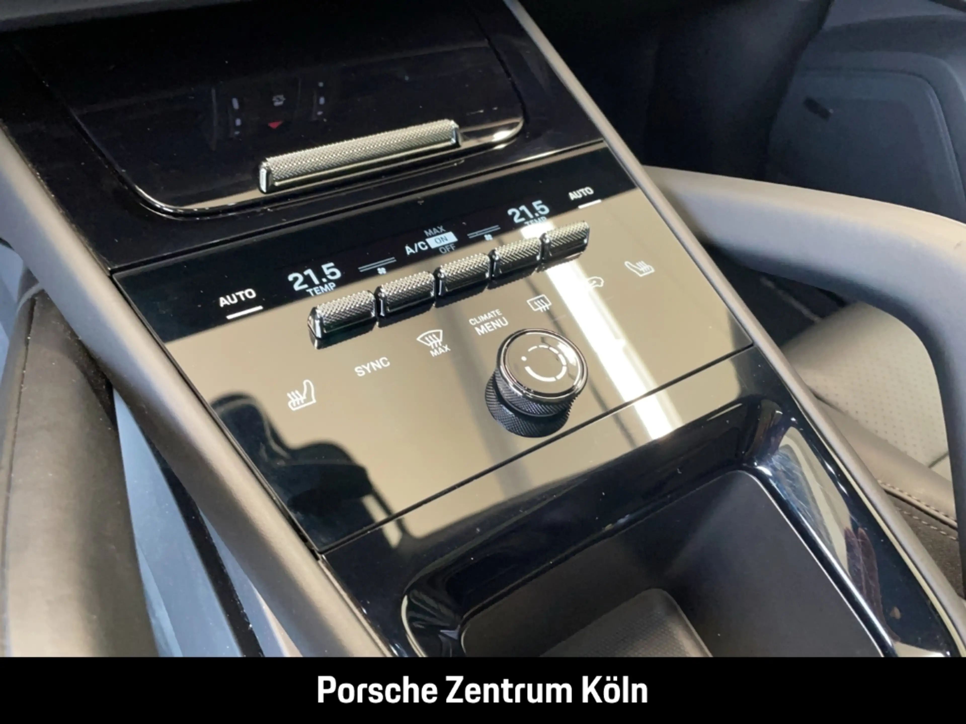 Porsche Cayenne E-Hybrid Coupe InnoDrive HA-Lenkung BOSE — photo 17