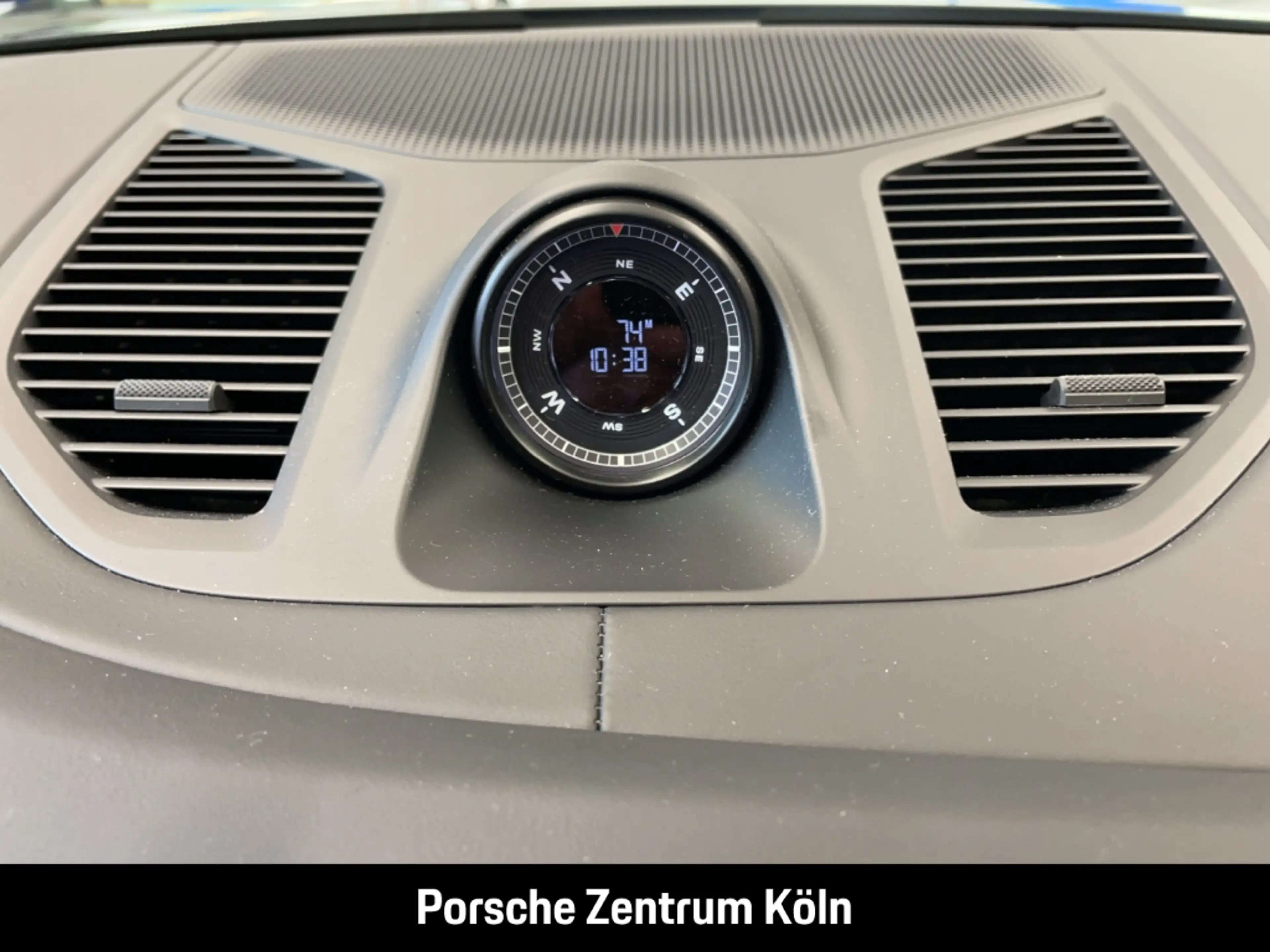 Porsche Cayenne E-Hybrid Coupe InnoDrive HA-Lenkung BOSE — photo 27