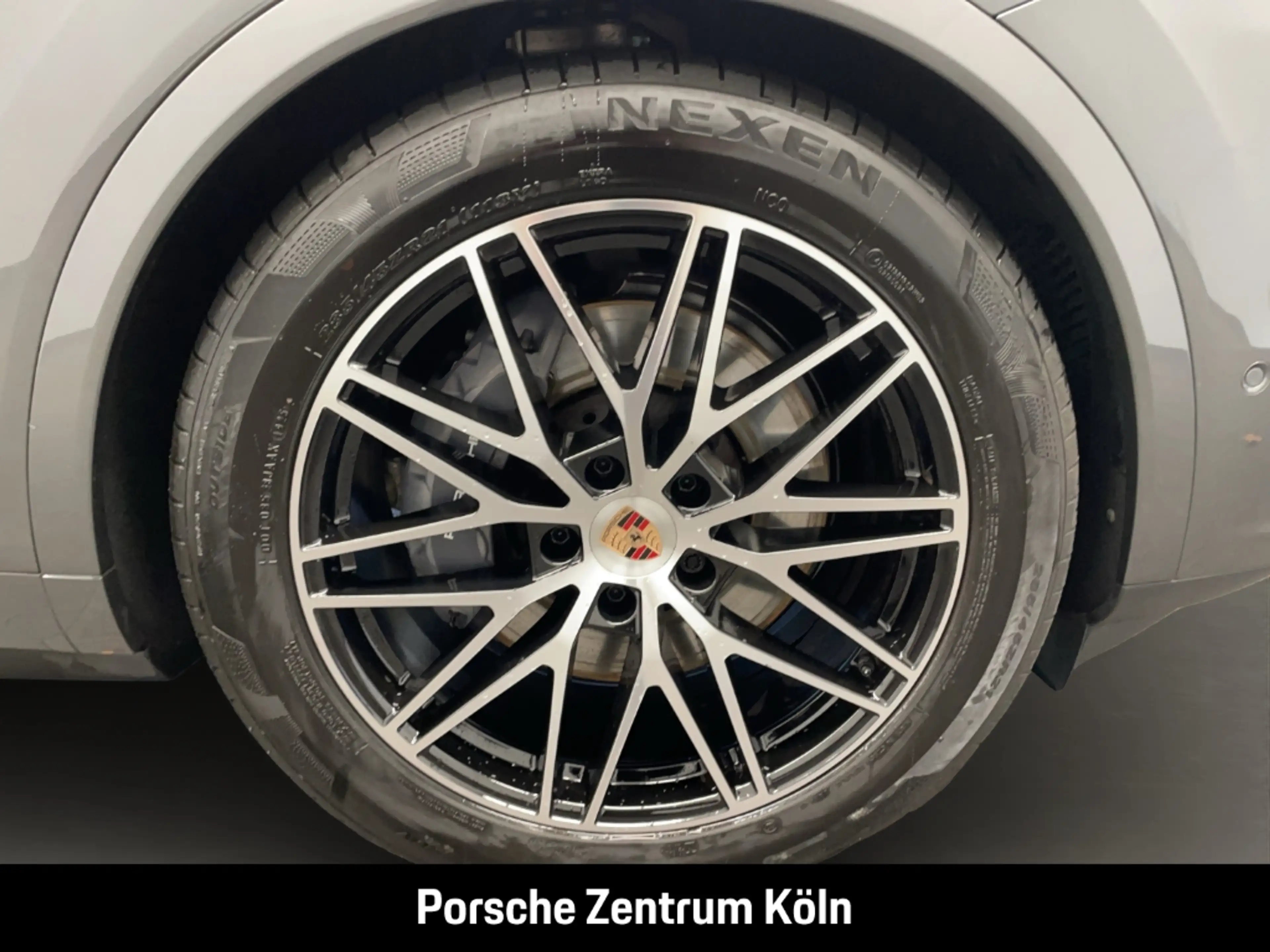 Porsche Cayenne E-Hybrid Coupe InnoDrive HA-Lenkung BOSE — photo 9