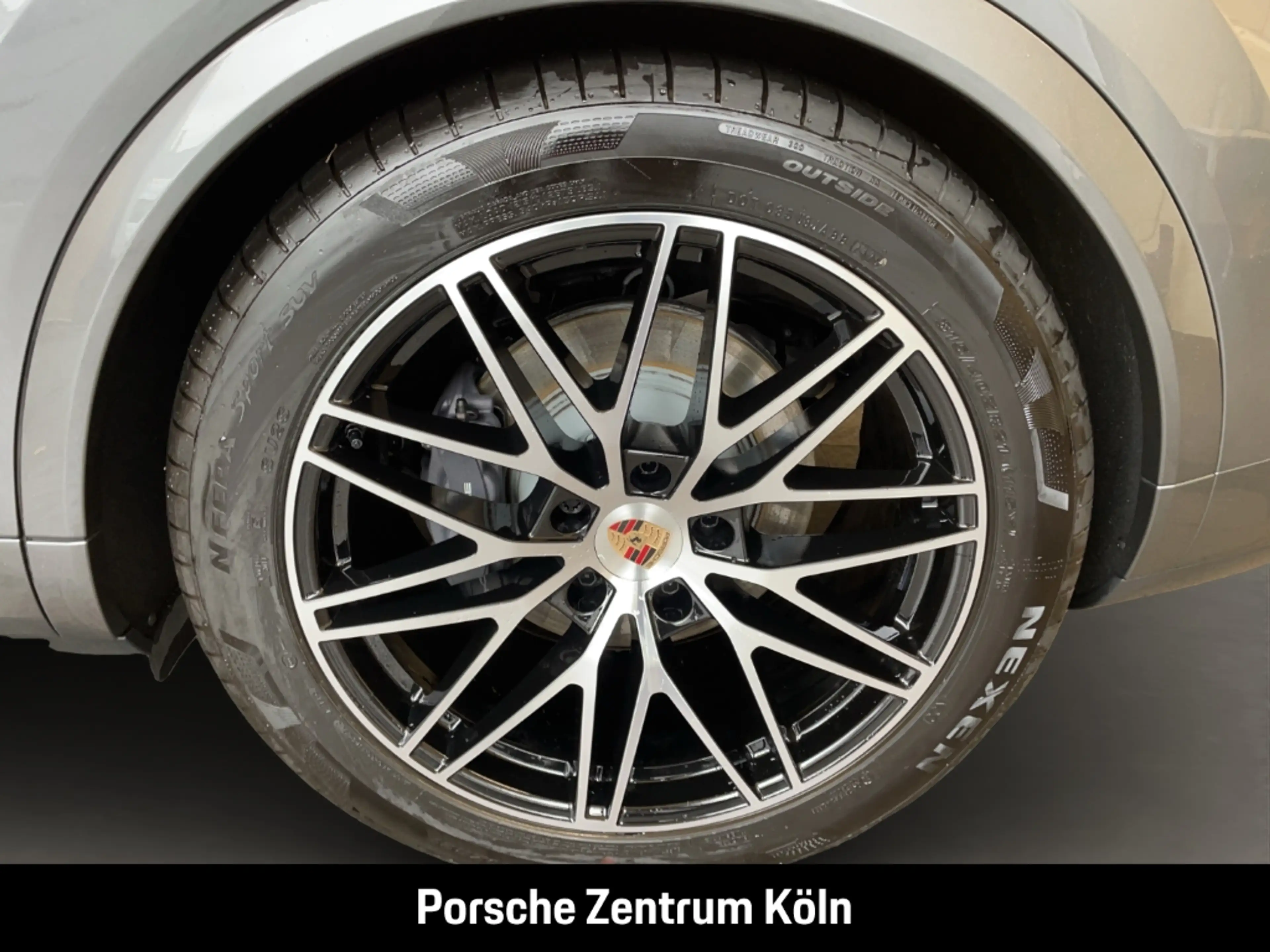 Porsche Cayenne E-Hybrid Coupe InnoDrive HA-Lenkung BOSE — photo 11