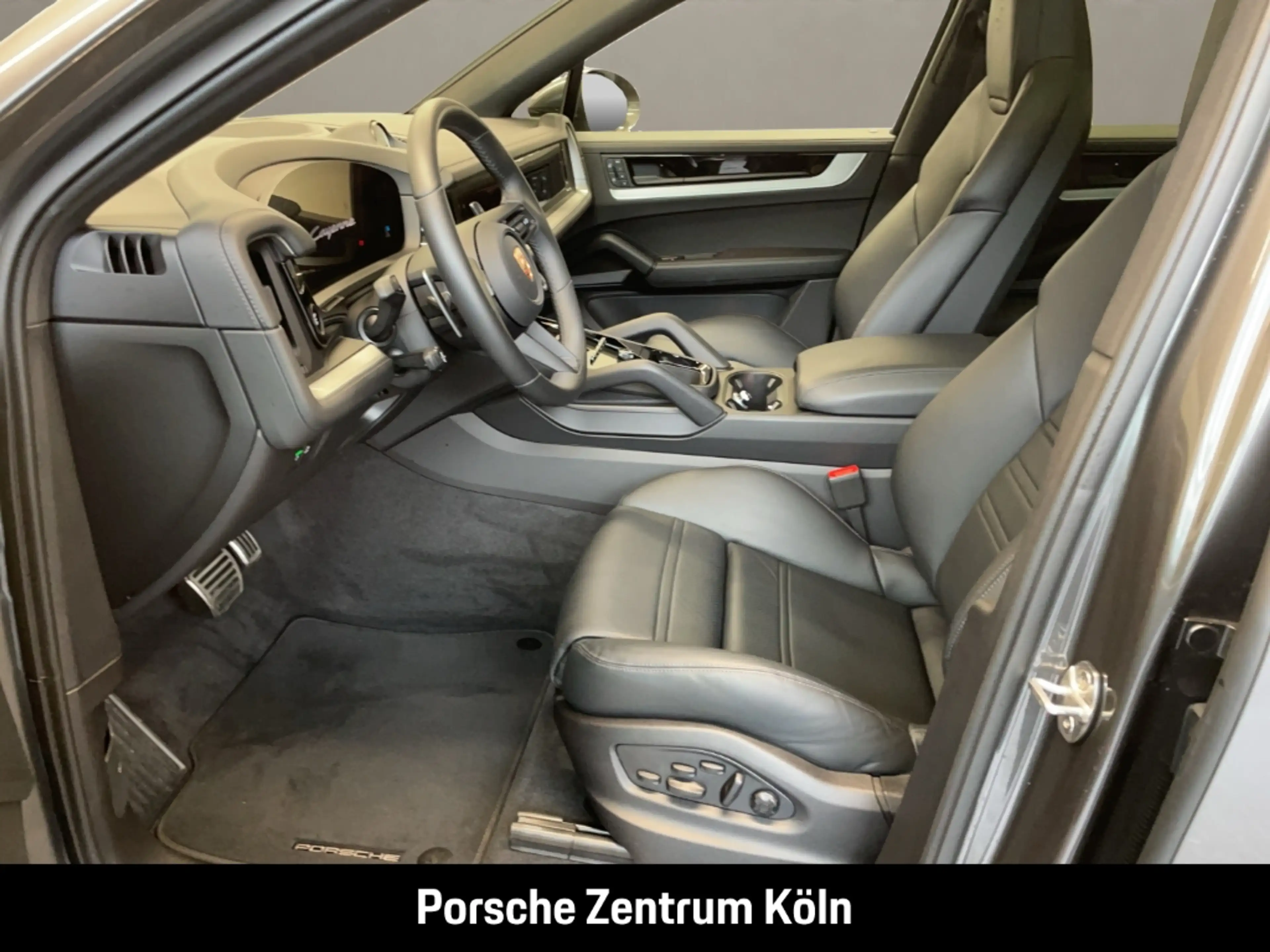 Porsche Cayenne E-Hybrid Coupe InnoDrive HA-Lenkung BOSE — photo 13