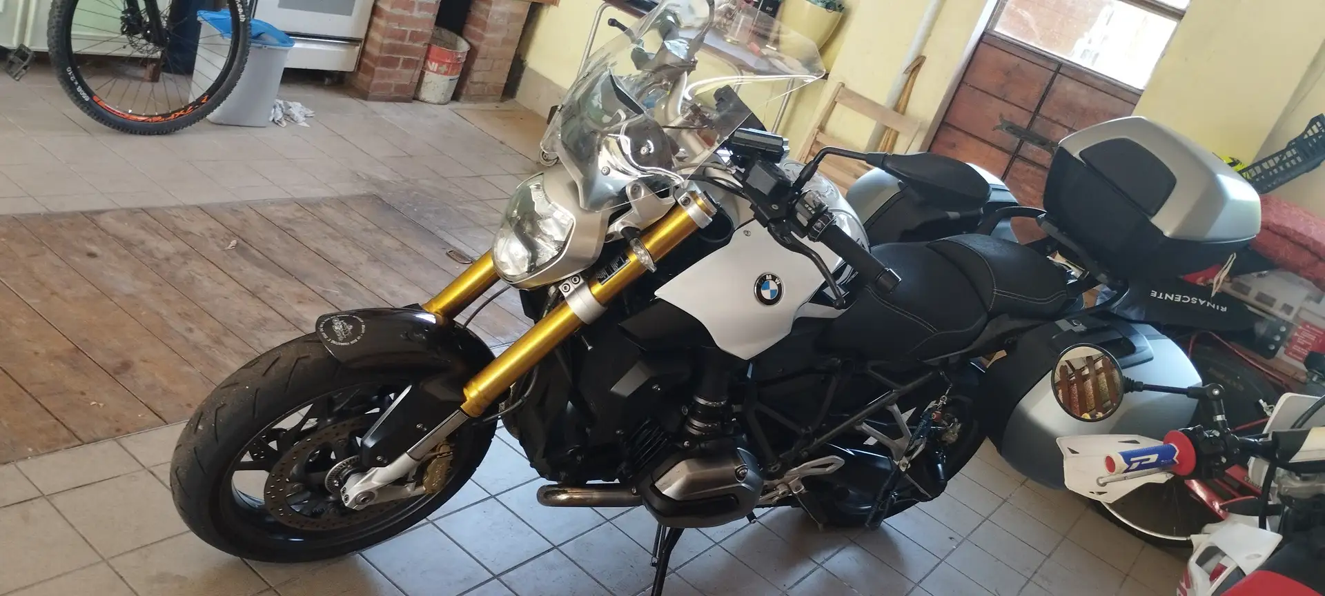 BMW R 1200 R Bianco - 1