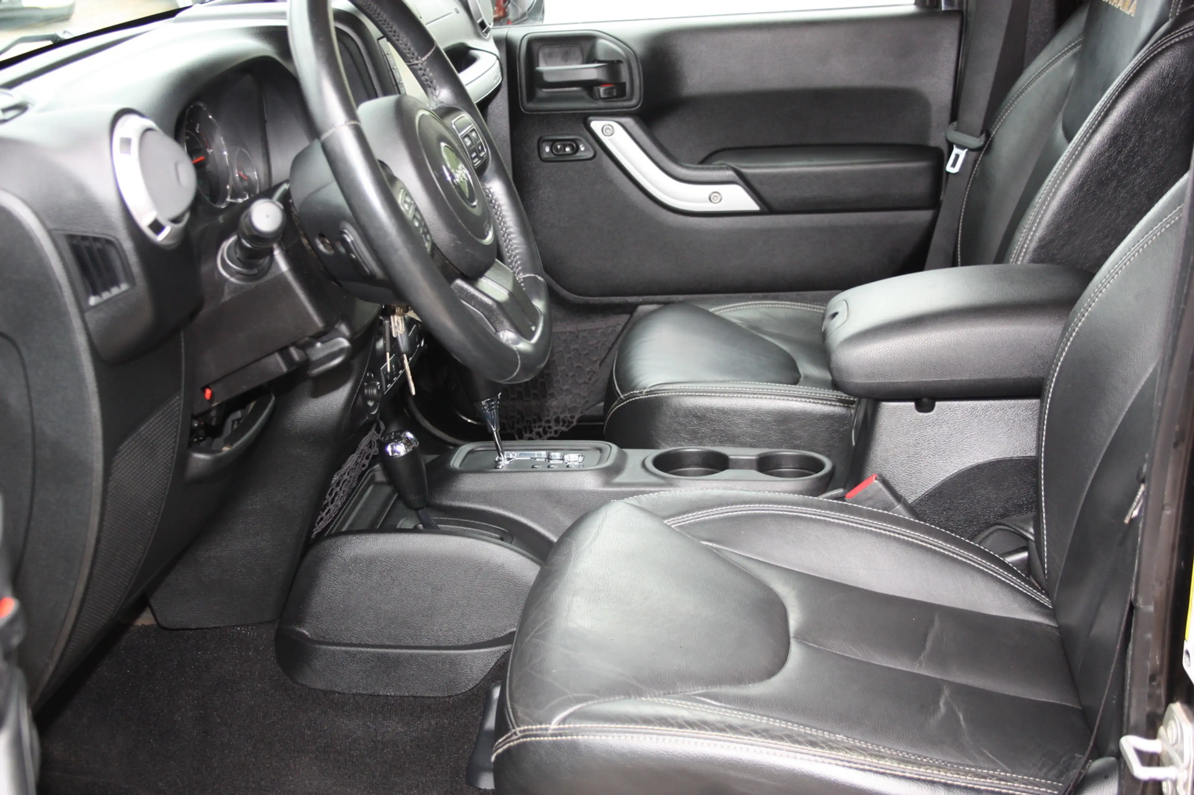 Jeep Wrangler 2.8 SAHARA Navi/Leder/Pdc/Ahk/1.Hand. — photo 15