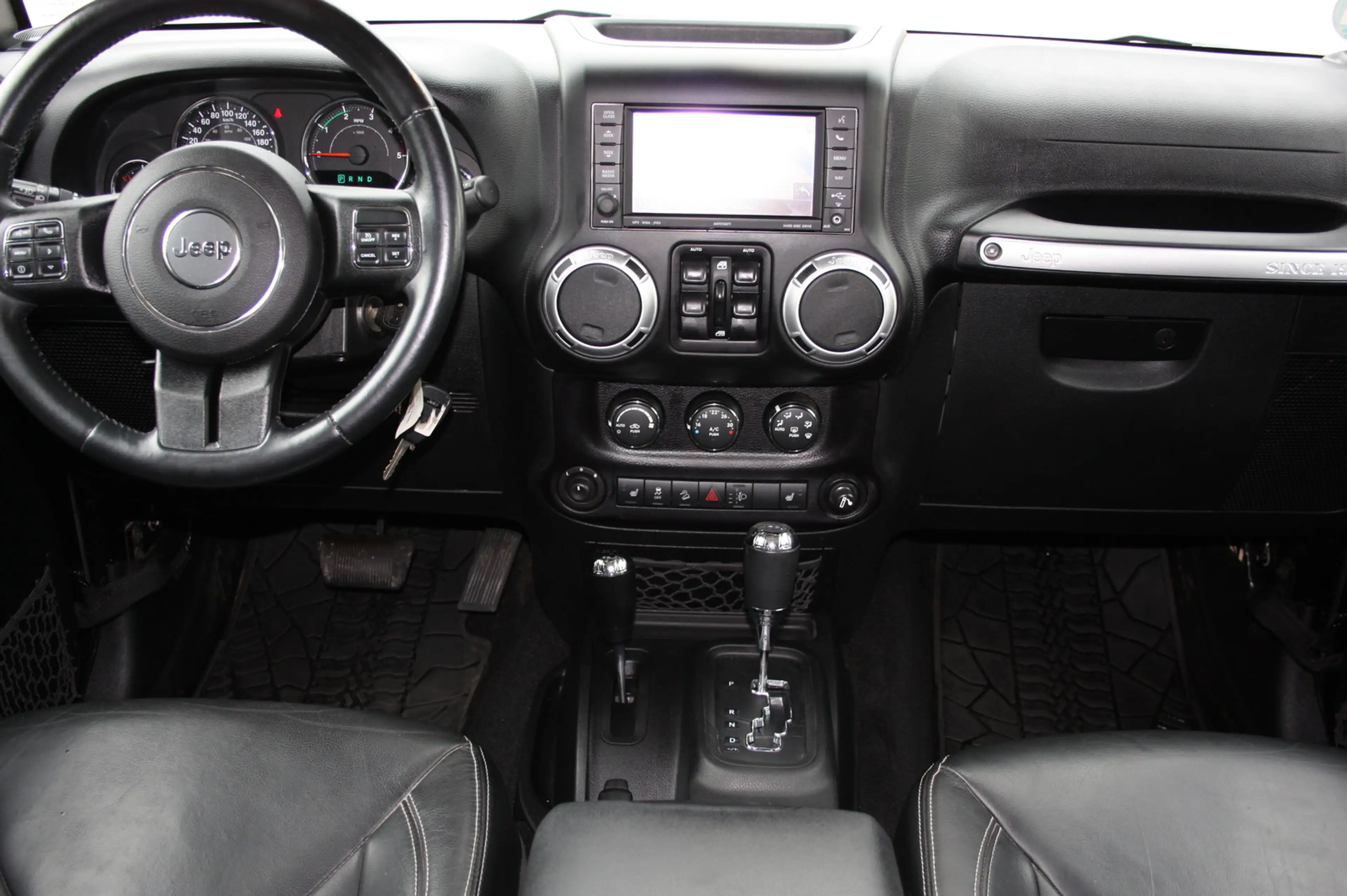 Jeep Wrangler 2.8 SAHARA Navi/Leder/Pdc/Ahk/1.Hand. — photo 14