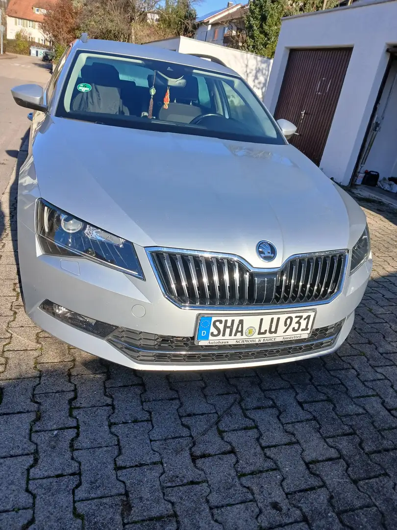 Skoda Superb Combi 2.0 TDI DSG Ambition - 2