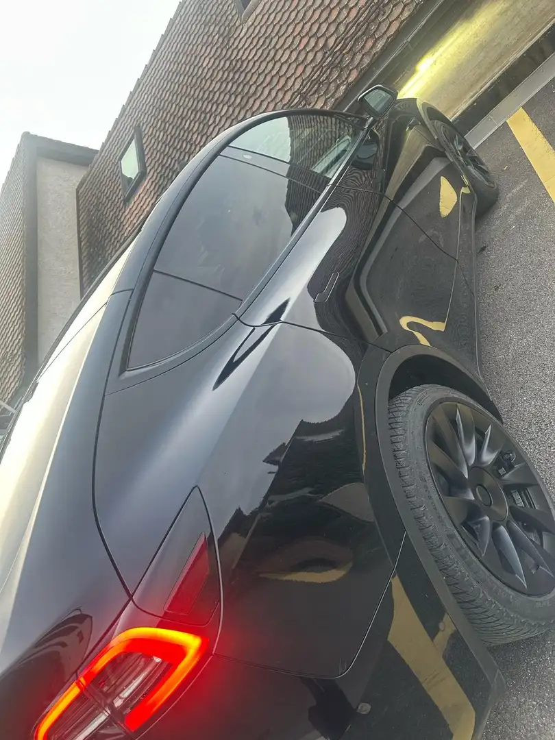 Tesla Model Y grande autonomie + pack boost - 1