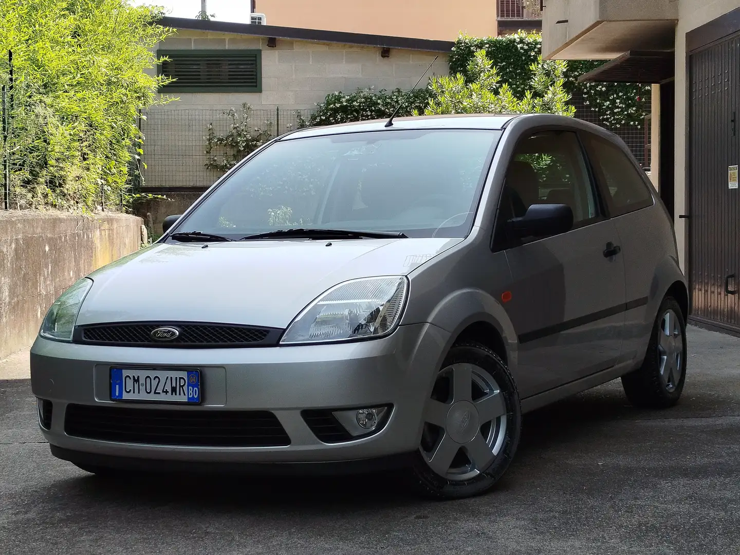 Ford Fiesta 1.2 BENZINA 75cv / 34.680km / Neopatentati Argento - 2