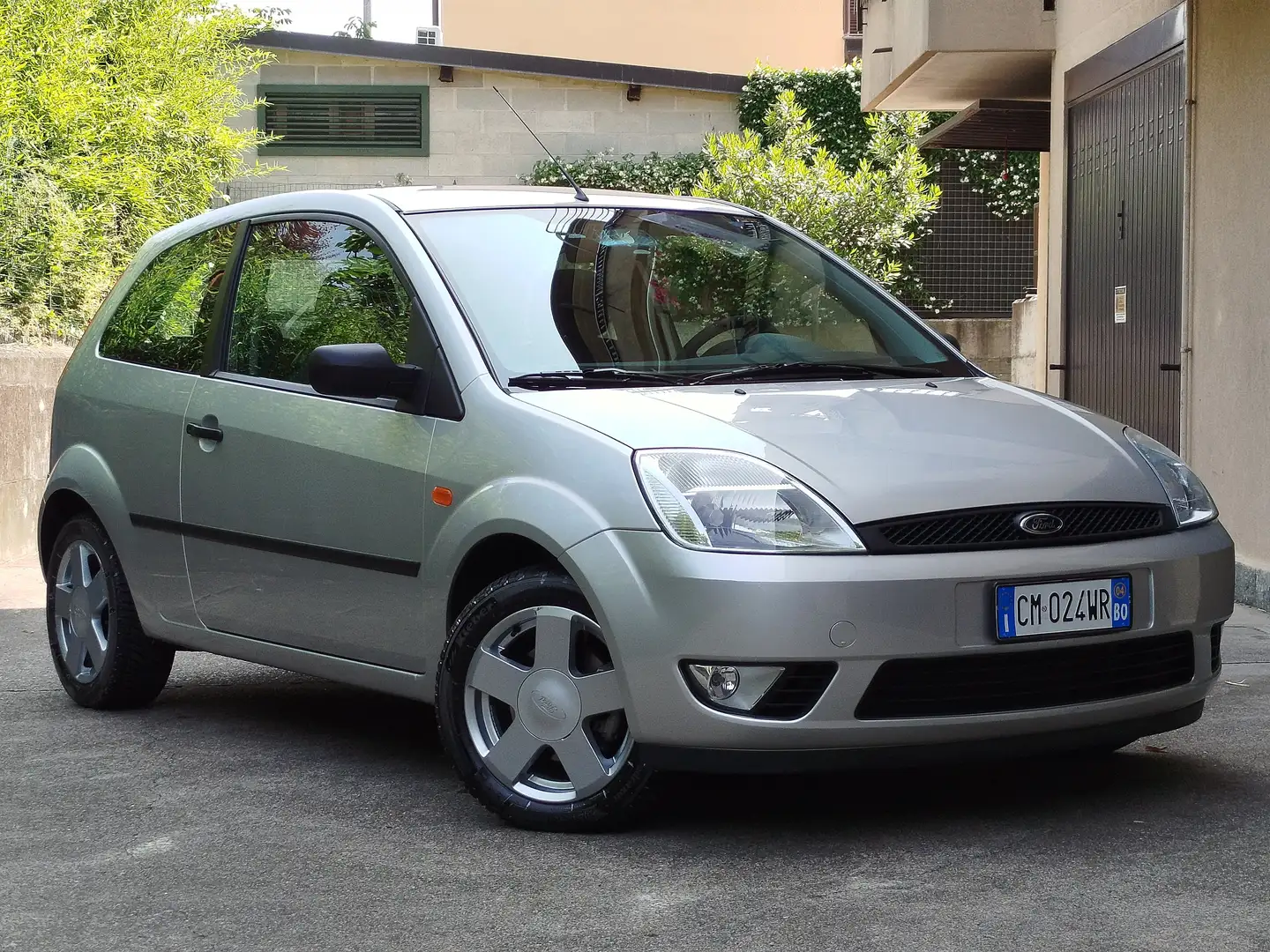 Ford Fiesta 1.2 BENZINA 75cv / 34.680km / Neopatentati Argento - 1
