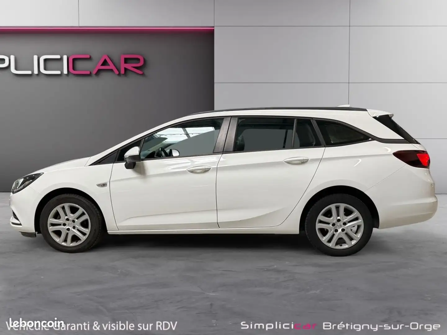 Opel Astra Sports Tourer 110CH Business Edition Blanc - 1