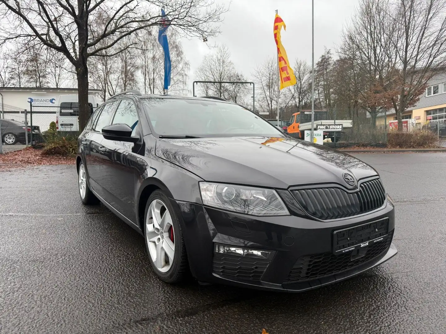Skoda Octavia Combi RS*ServiceNeu*TÜV04/27* Schwarz - 1