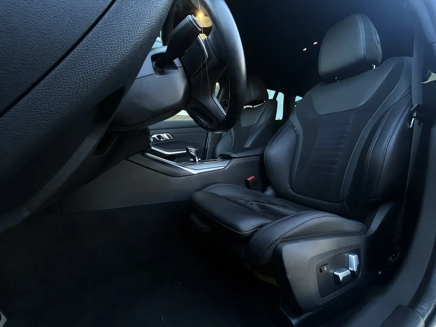 BMW 320 3-serie Touring 320e xDrive M-Sport | Plug-in Hybr Grijs - 2