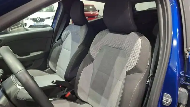 Renault Clio view 15