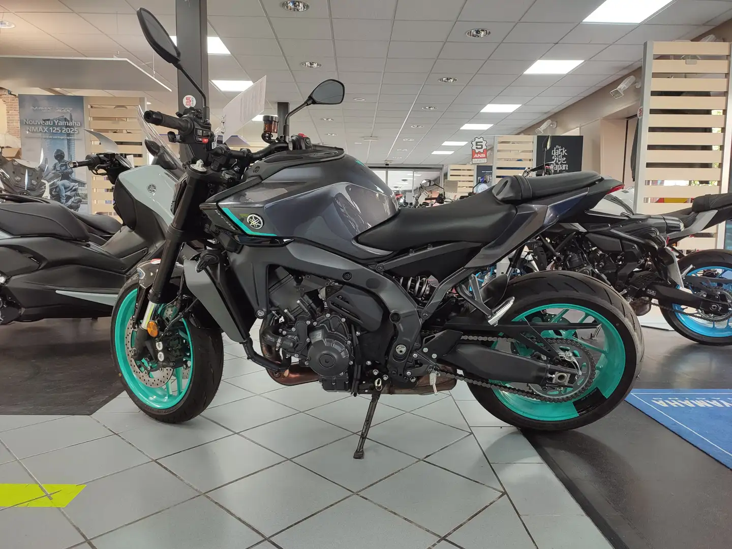 Yamaha MT-09 - 2