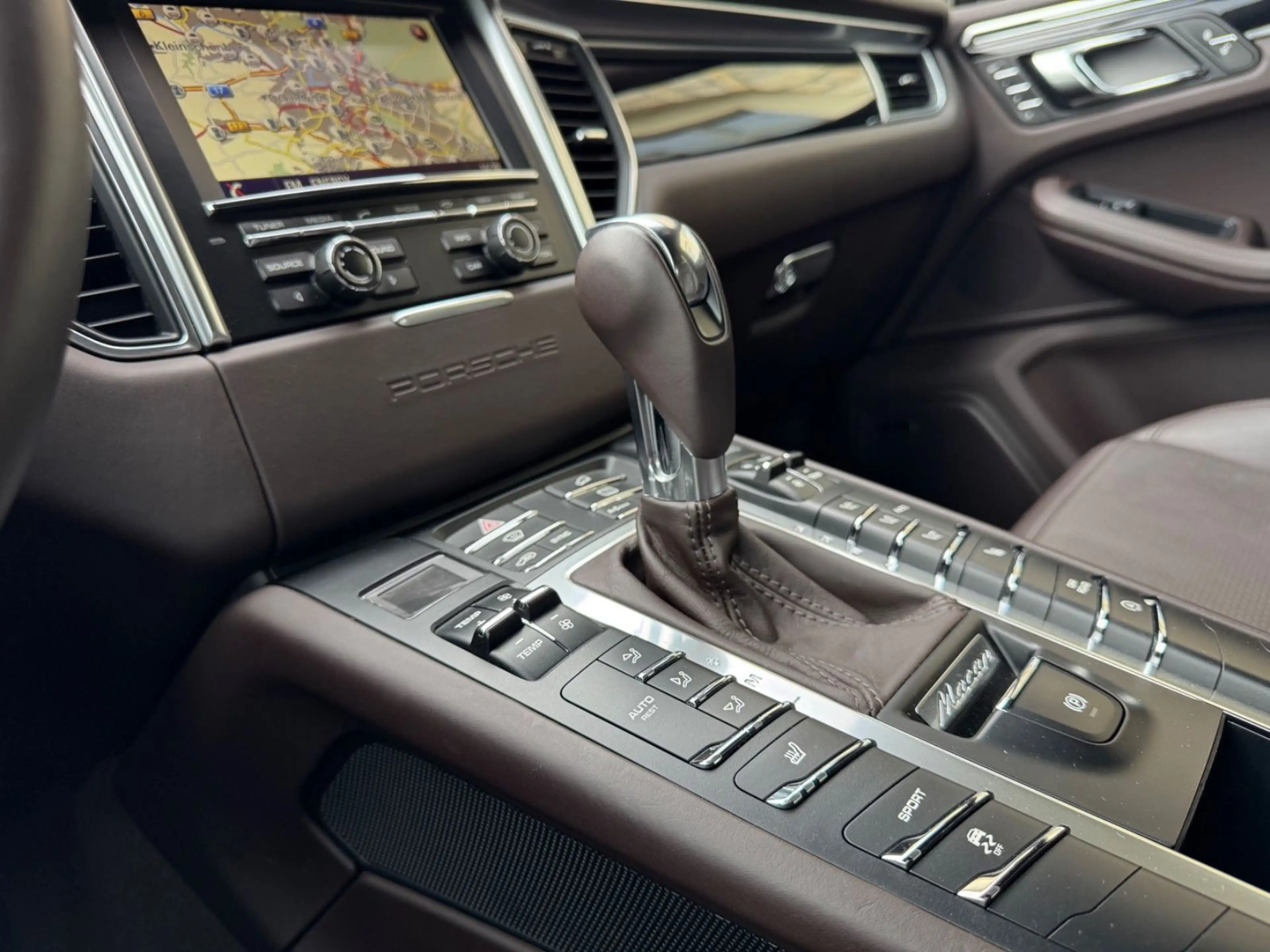Porsche Macan S Diesel / 1Hd. / BOSE / Leder espresso — photo 10