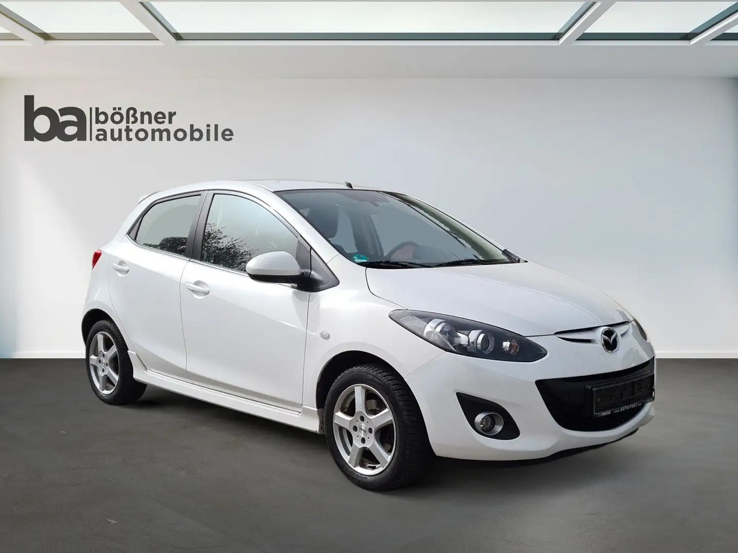 Mazda 2 Limo. 1.5 Sport-Line 5-Türer/SHZ/Klimaauto. Weiß - 2