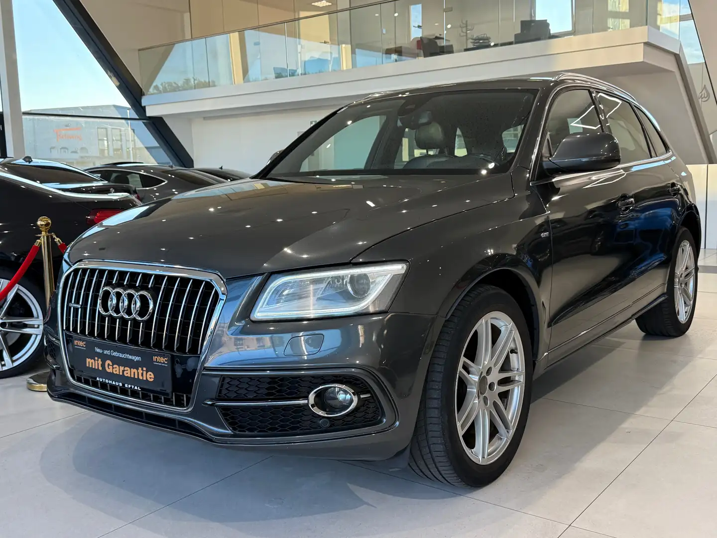 Audi Q5 3,0 TDI Quattro Aut.*S-LINE*NAVI*XENON*SITZHZG*F1* Grau - 2