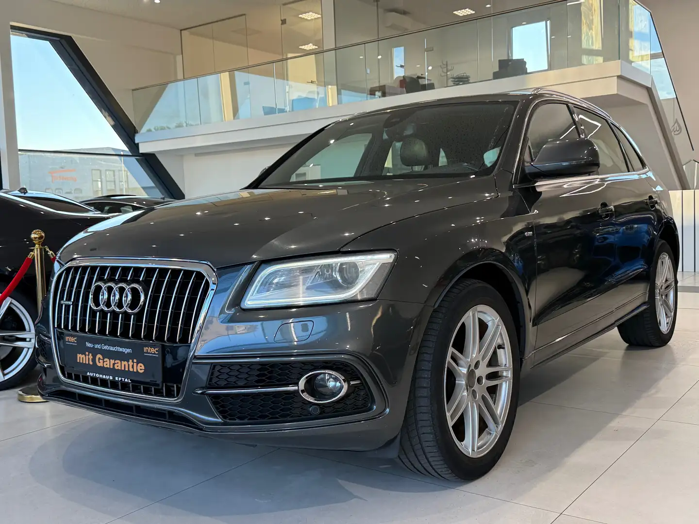 Audi Q5 3,0 TDI Quattro Aut.*S-LINE*NAVI*XENON*SITZHZG*F1* Grau - 1