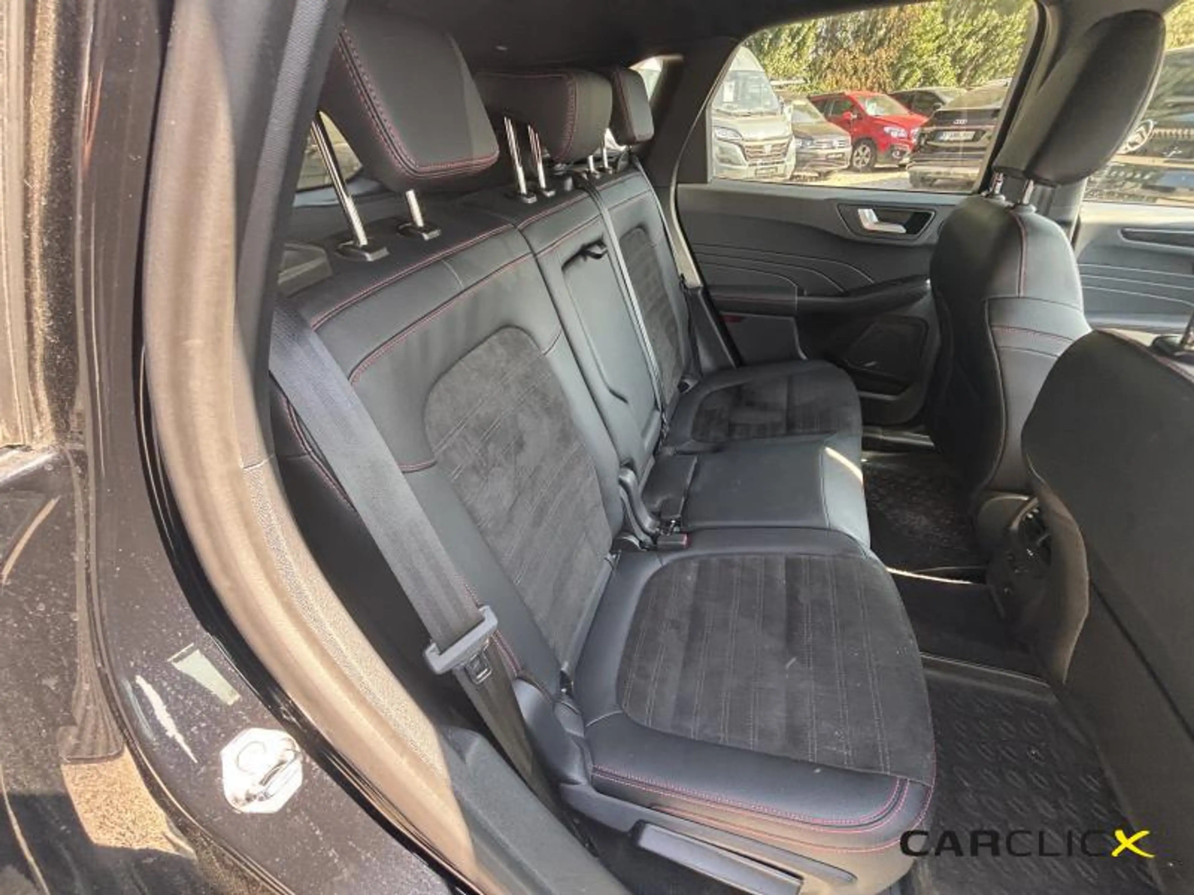 Ford Kuga ST-Line X — photo 10