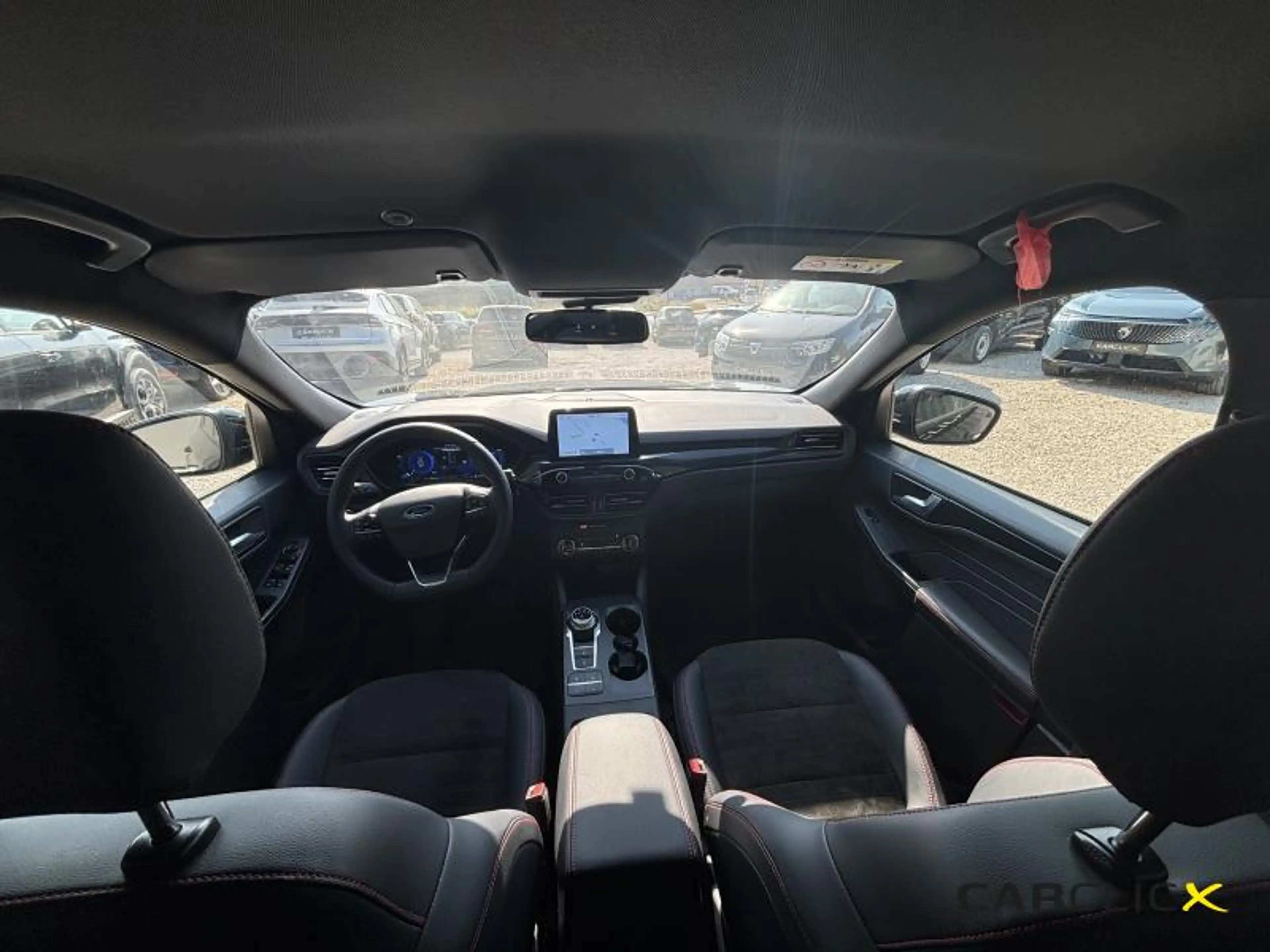Ford Kuga ST-Line X — photo 13