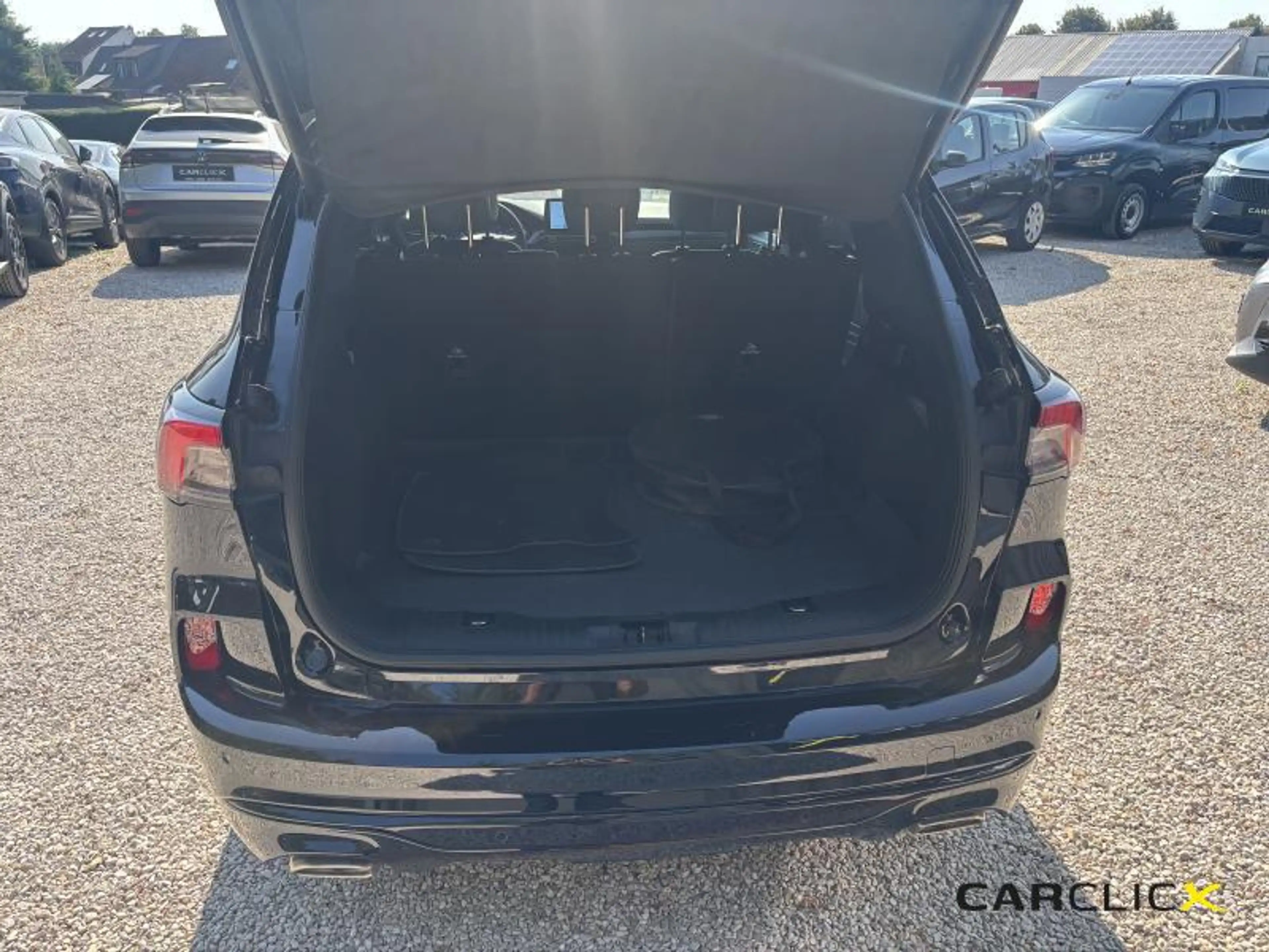 Ford Kuga ST-Line X — photo 11