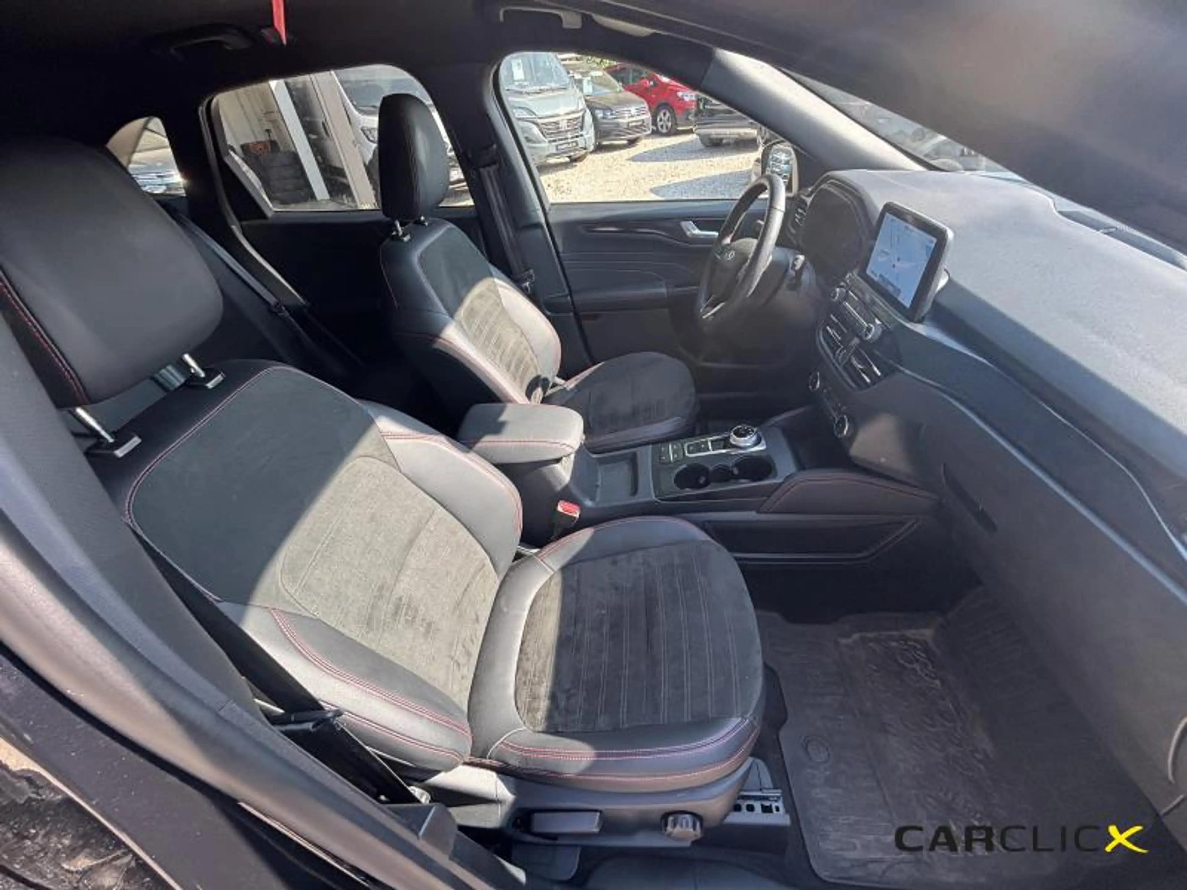 Ford Kuga ST-Line X — photo 9